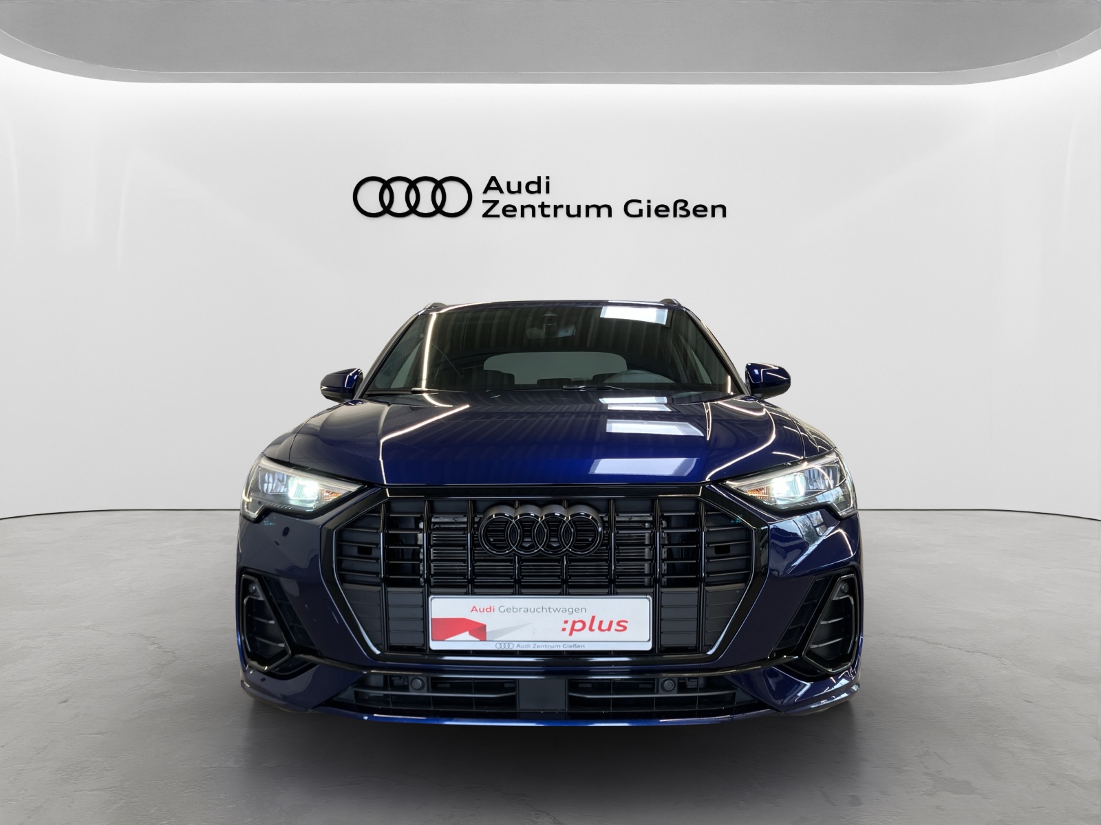 Q3 35 TFSI S-tronic S line Black AHK Pano Navi