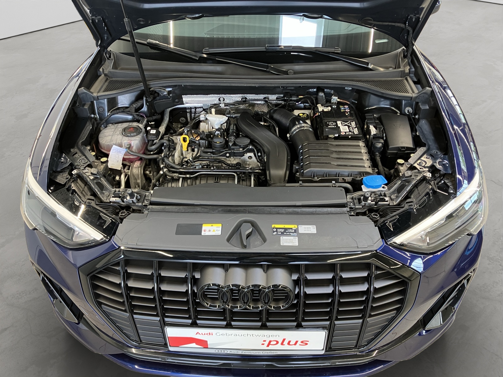 Q3 35 TFSI S-tronic S line Black AHK Pano Navi