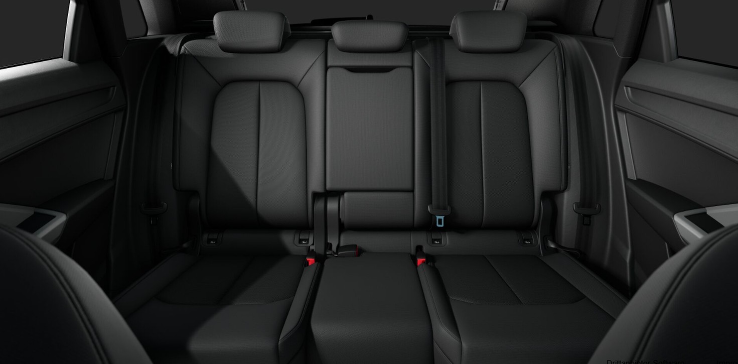 Q3 35 TFSI S-tronic S line Black AHK Pano Navi