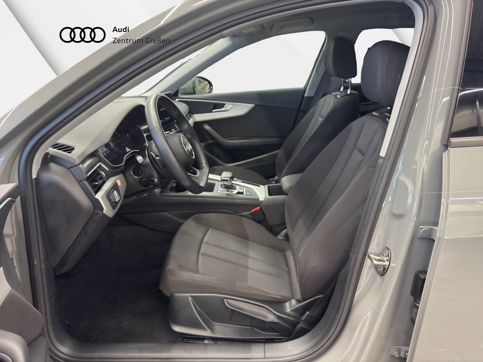 A4 Avant 40 TFSI S-tronic S line AHK smartphone interface