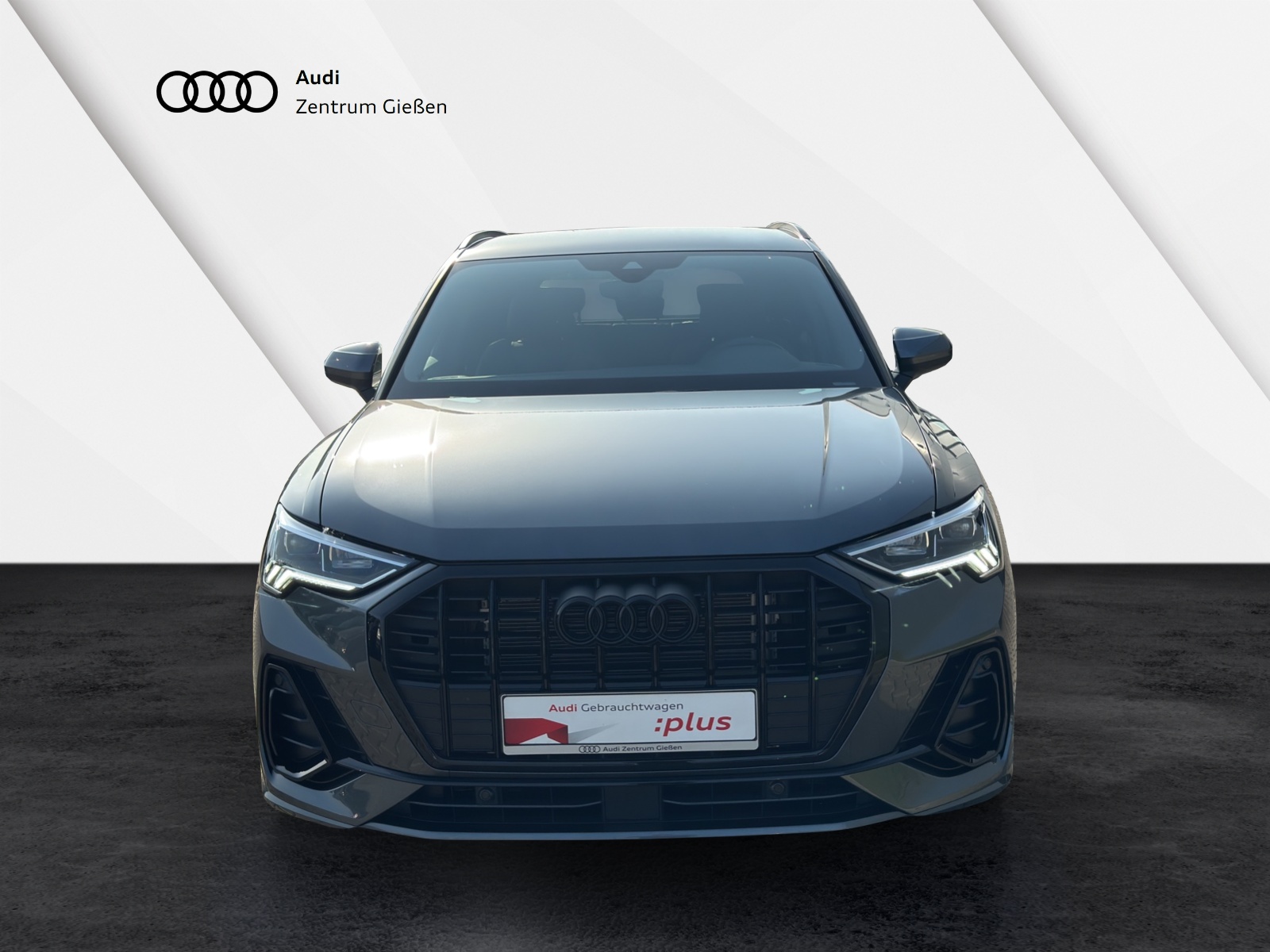 Q3 35 TFSI S tronic S line Black AHK Navi LED