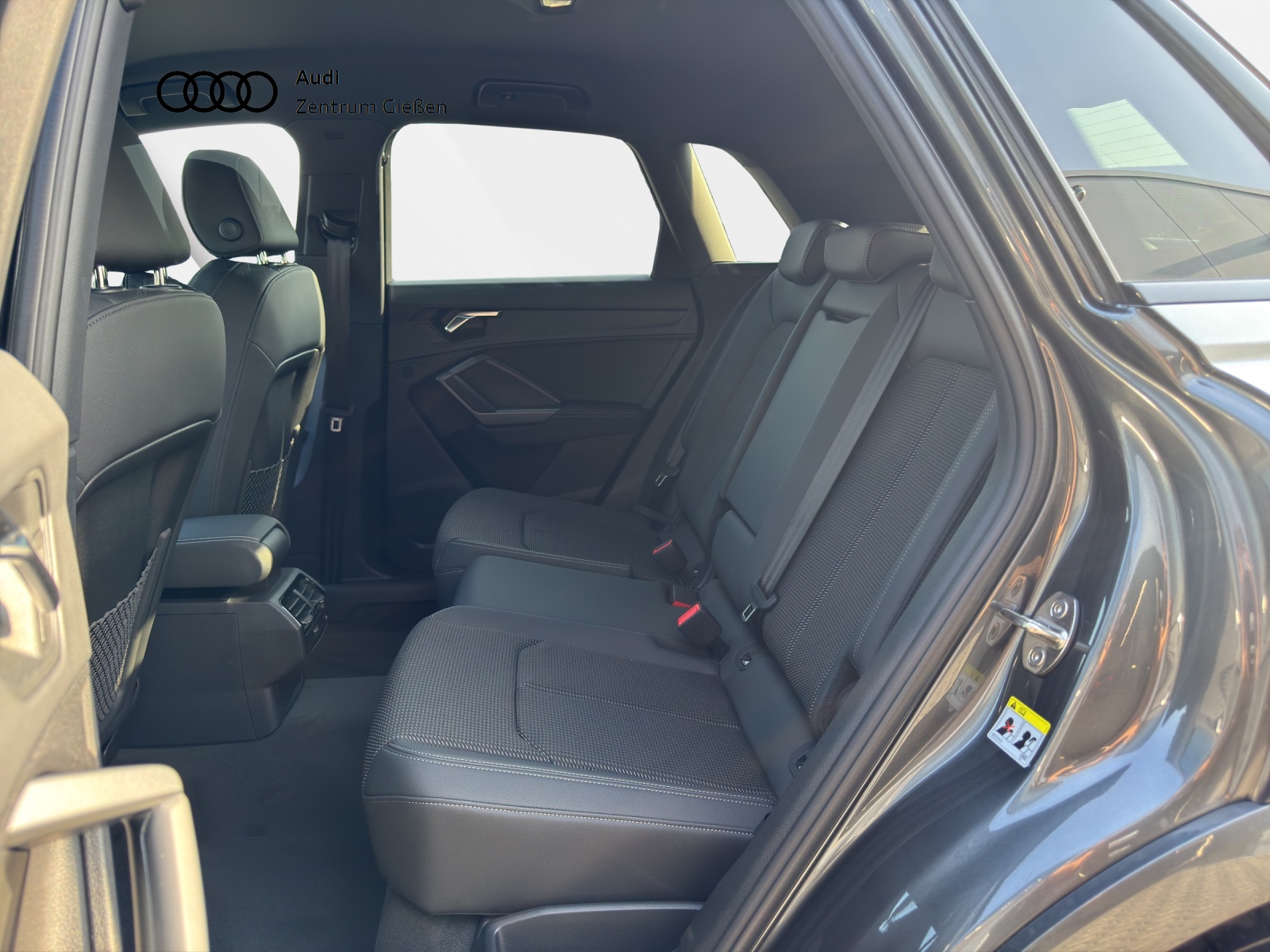 Q3 35 TFSI S tronic S line Black AHK Navi LED