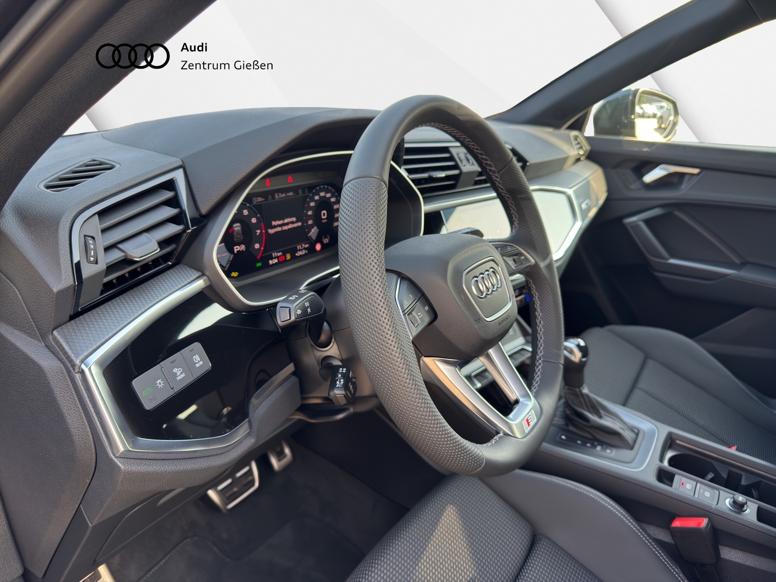 Q3 35 TFSI S tronic S line Black AHK Navi LED
