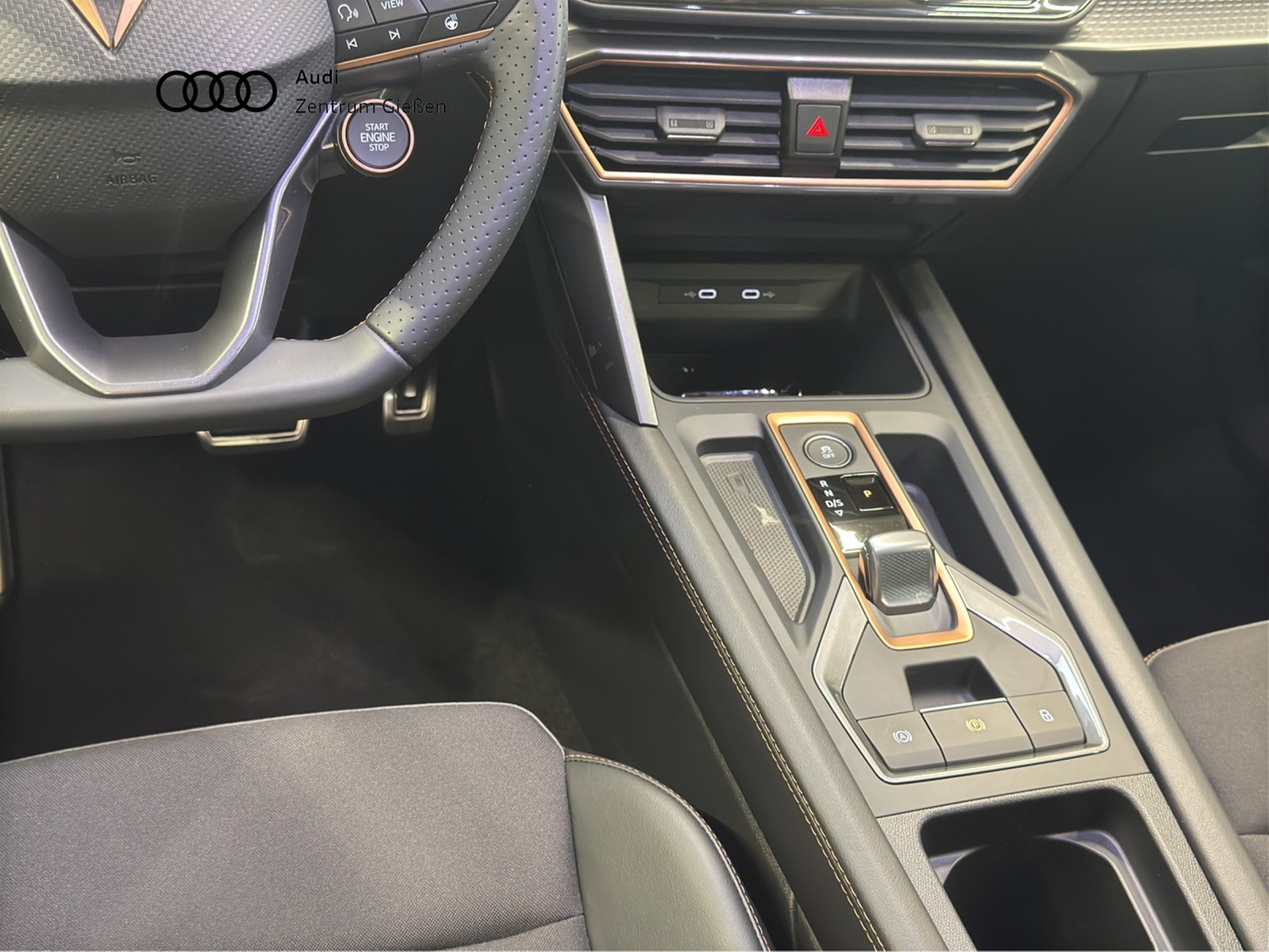 Leon Sportstourer 1.5 eTSI DSG Edge LED ACC Kamera SHZ