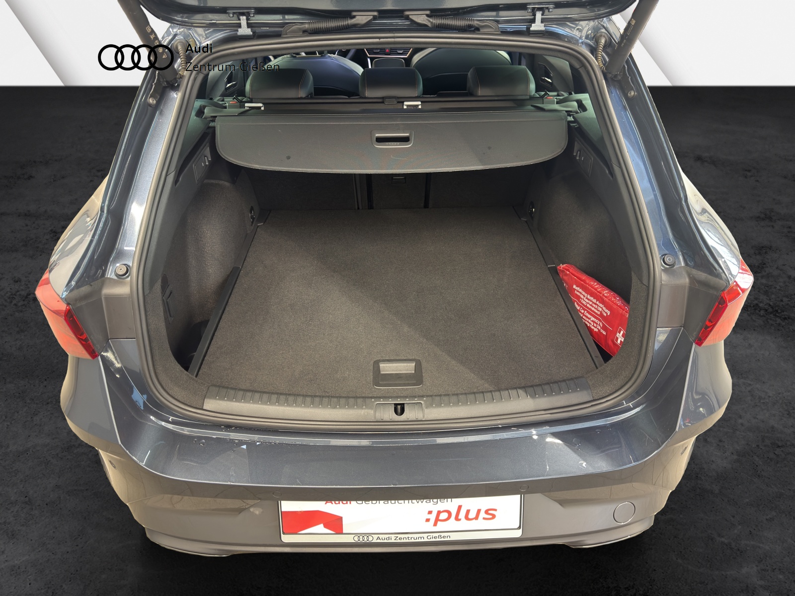 Leon Sportstourer 1.5 eTSI DSG Edge LED ACC Kamera SHZ