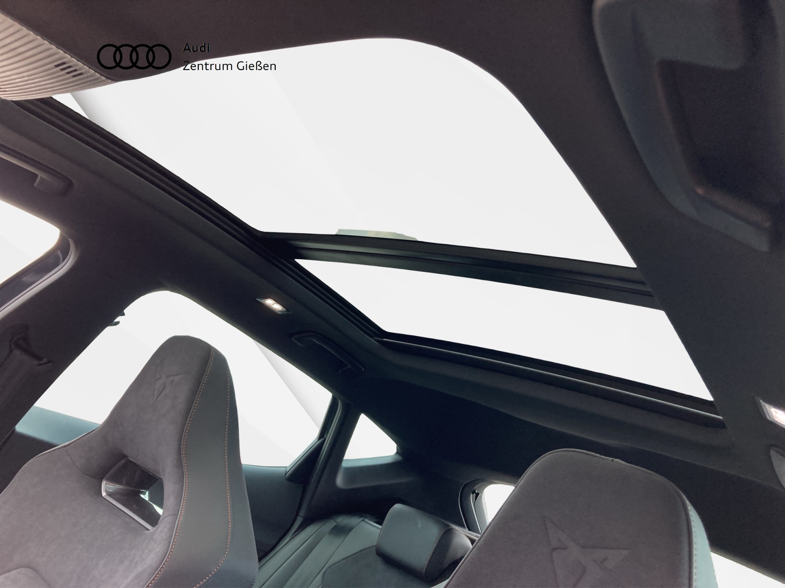 Formentor 2.0 TSI DSG 4Drive VZ AHK Pano Matrix ACC DCC