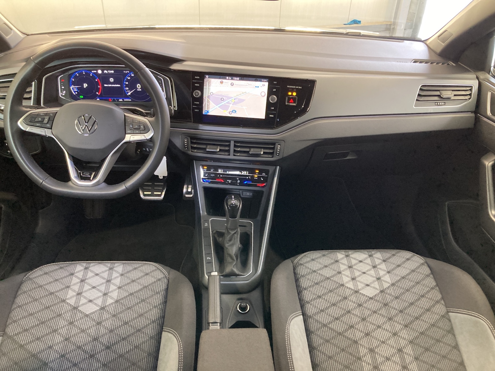 Taigo TSI DSG R-Line IQ-Light AHK Kamera Navi