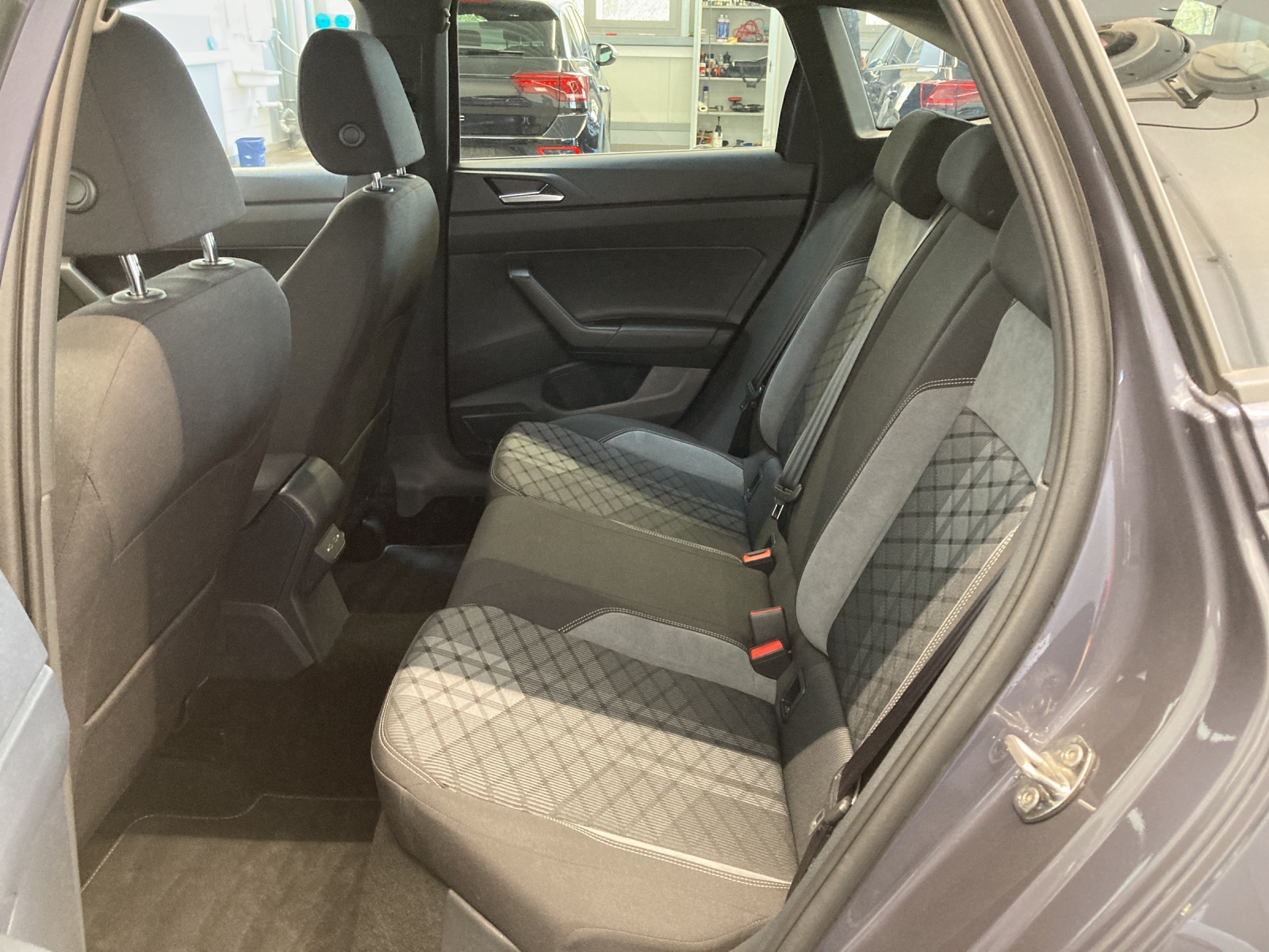 Taigo TSI DSG R-Line IQ-Light Navi AHK Kamera