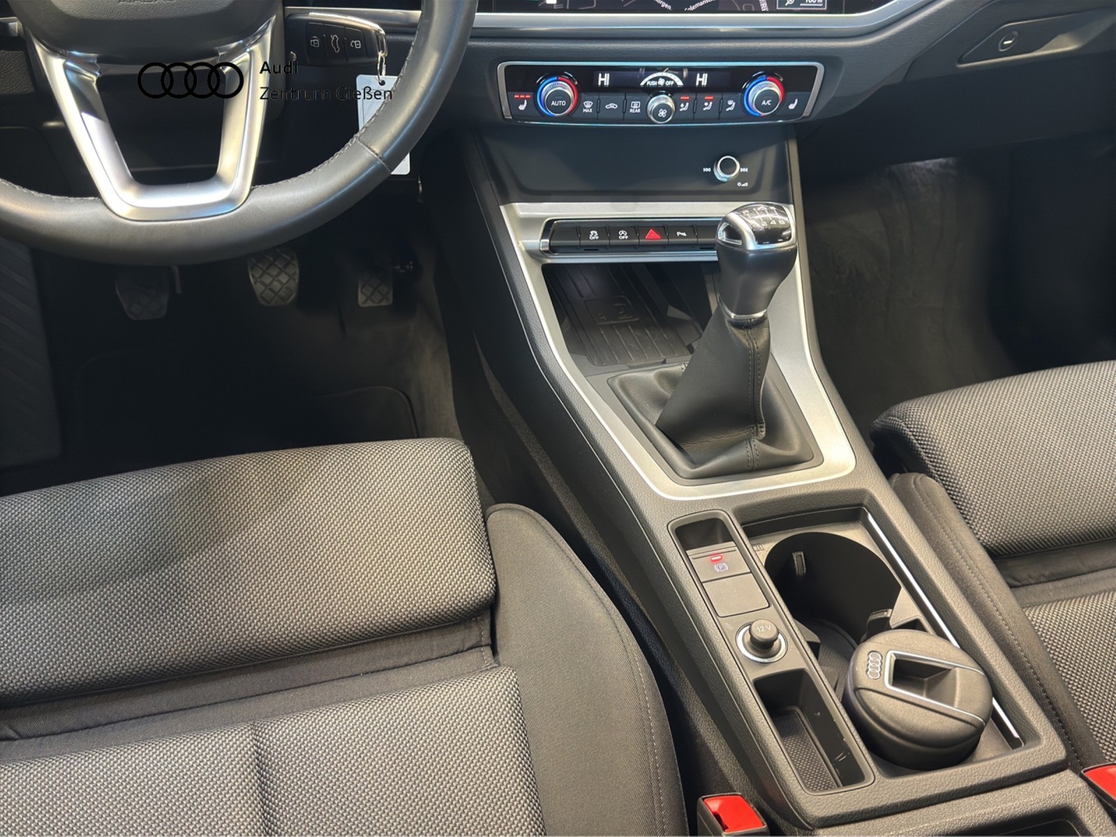 Q3 35 TDI advanced black AHK LED Navi