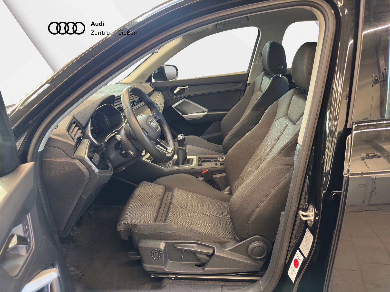 Q3 35 TDI advanced black AHK LED Navi