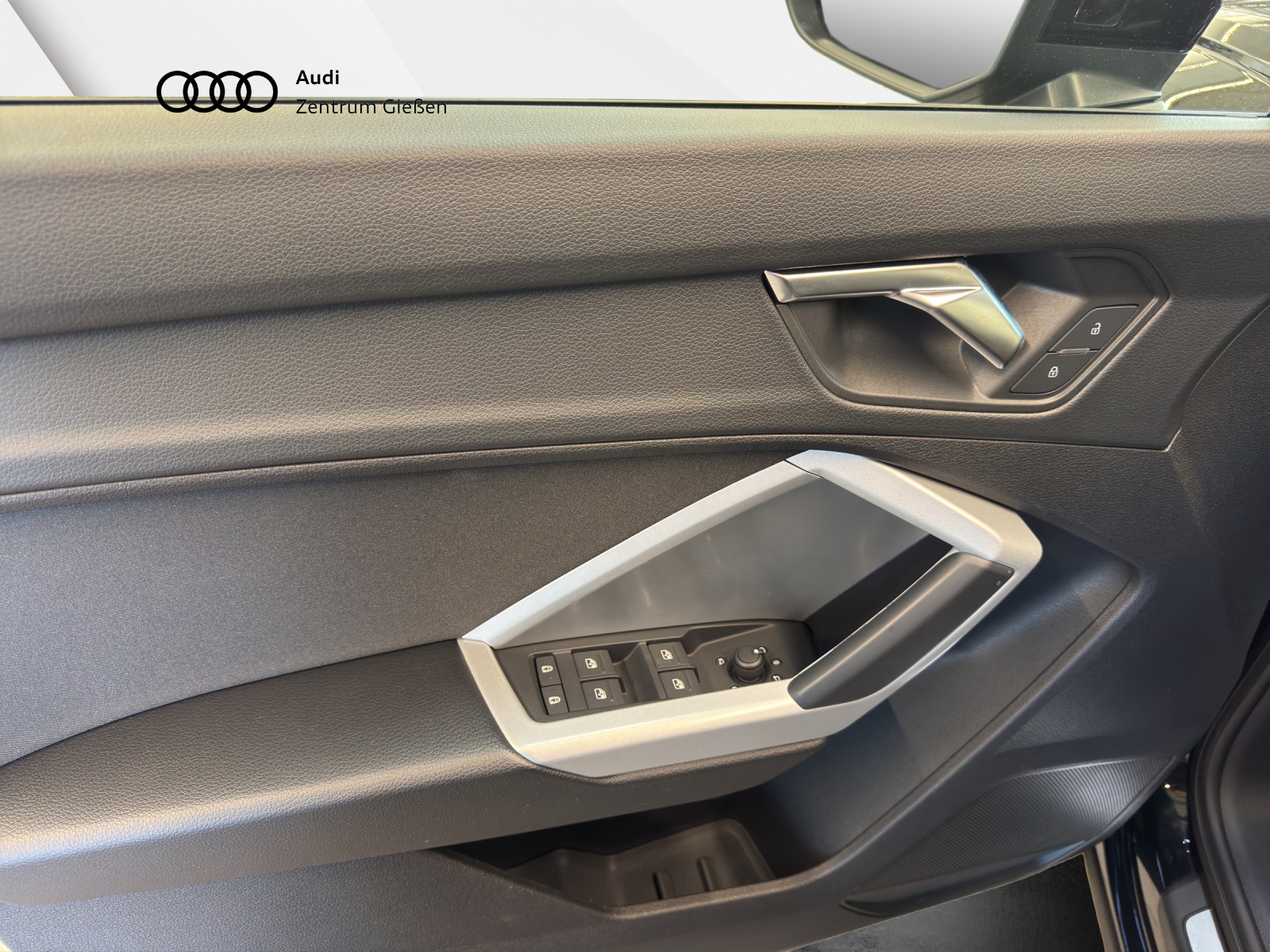 Q3 35 TDI advanced black AHK LED Navi