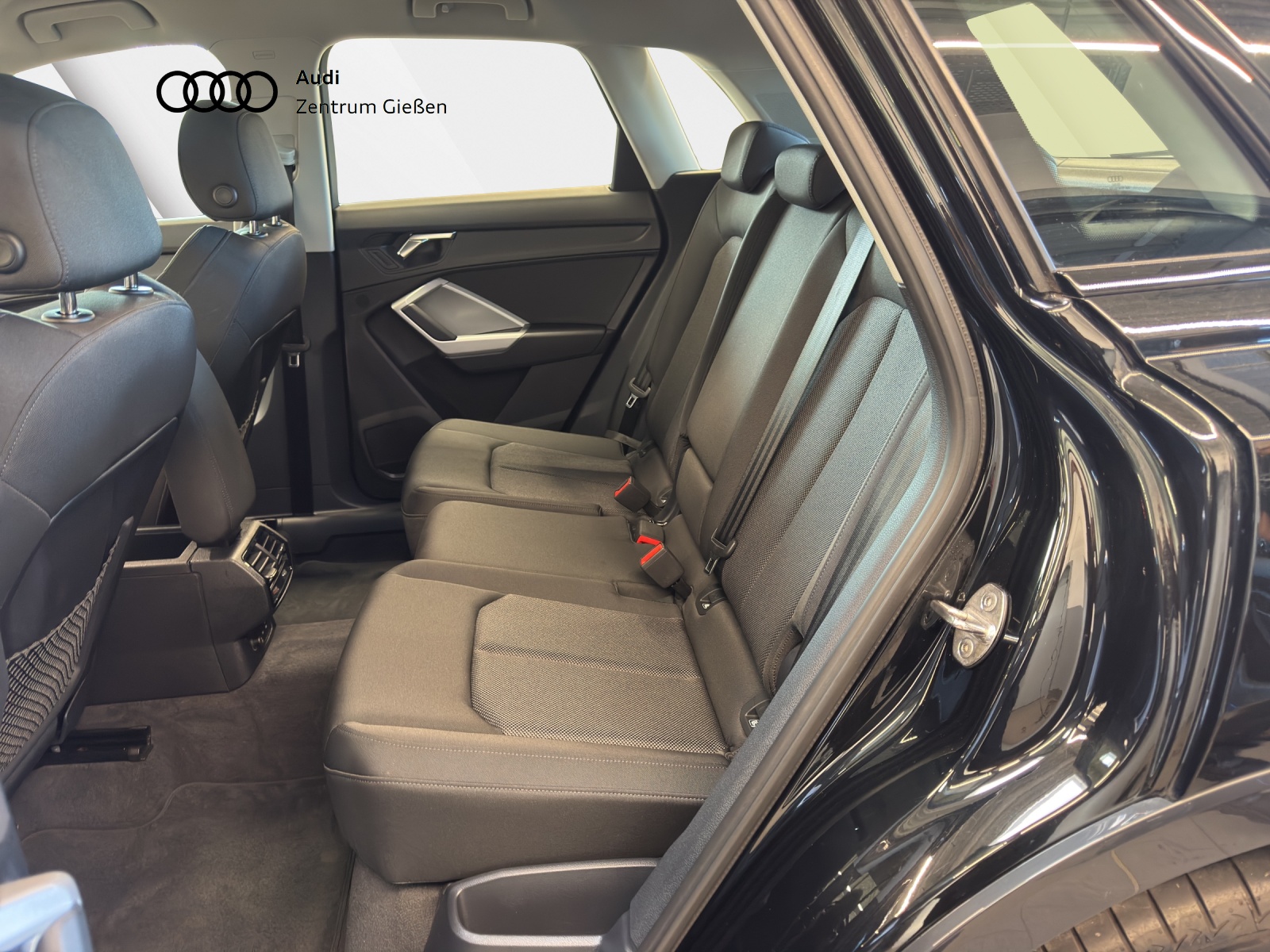 Q3 35 TDI advanced black AHK LED Navi