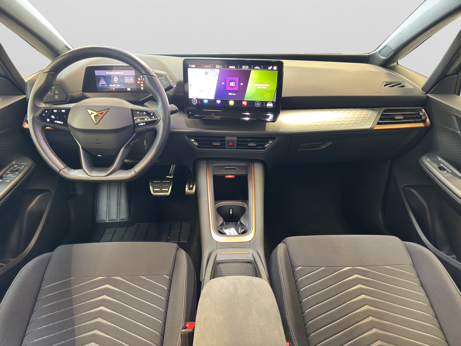 Born 150kW Pilot-Paket M Navi ACC LED Kamera