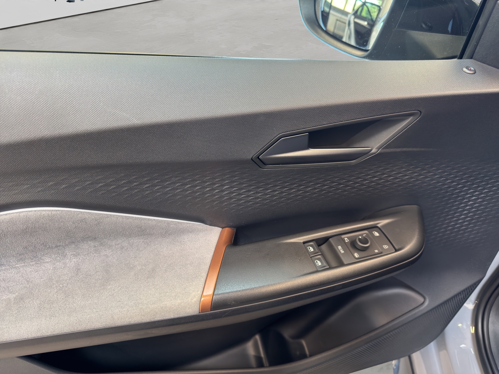 Born 150kW Pilot-Paket M Navi ACC LED Kamera