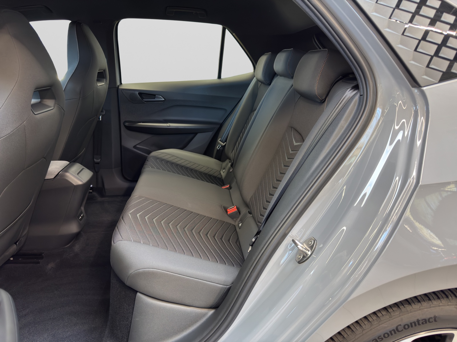 Born 150kW Pilot-Paket M Navi ACC LED Kamera