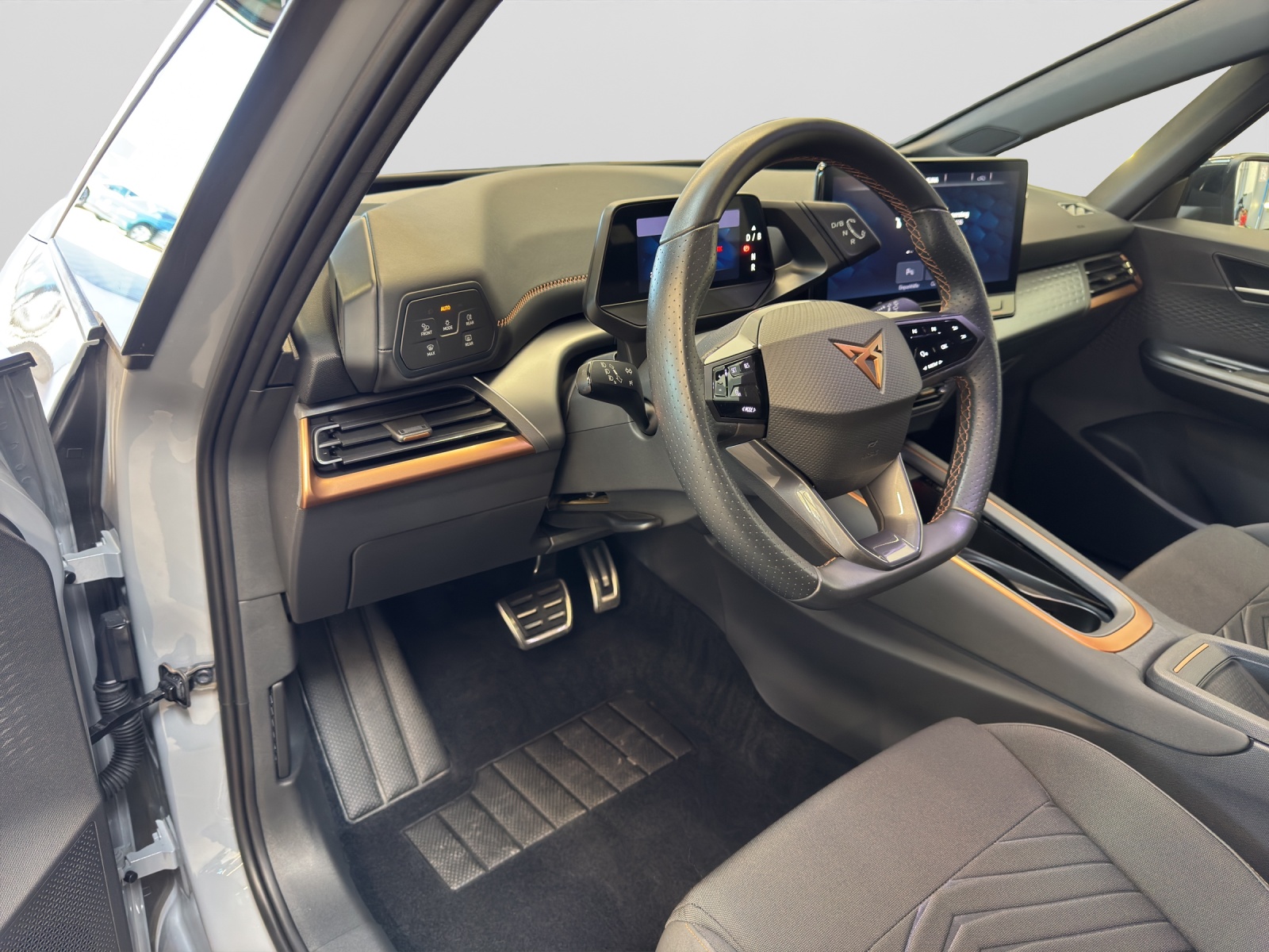 Born 150kW Pilot-Paket M Navi ACC LED Kamera