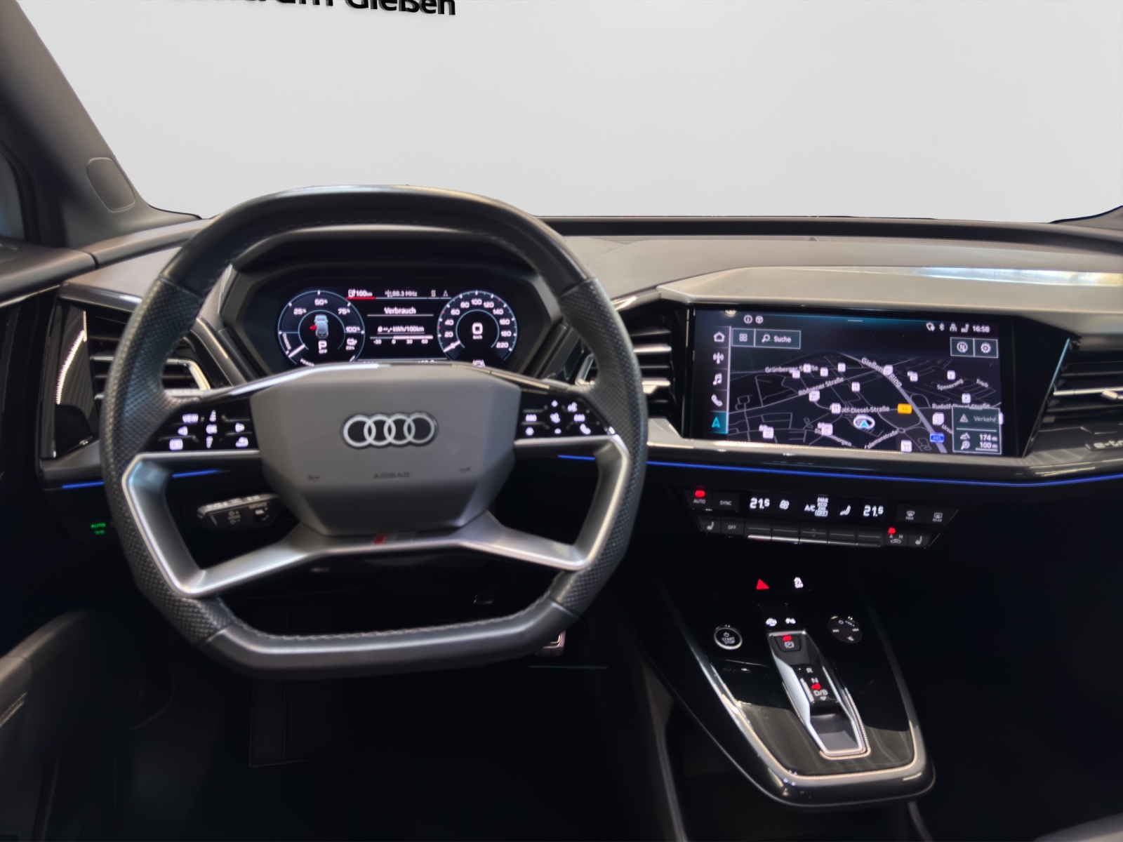 Q4 e-tron 40 S line Black Matrix-LED Assistenzpakete
