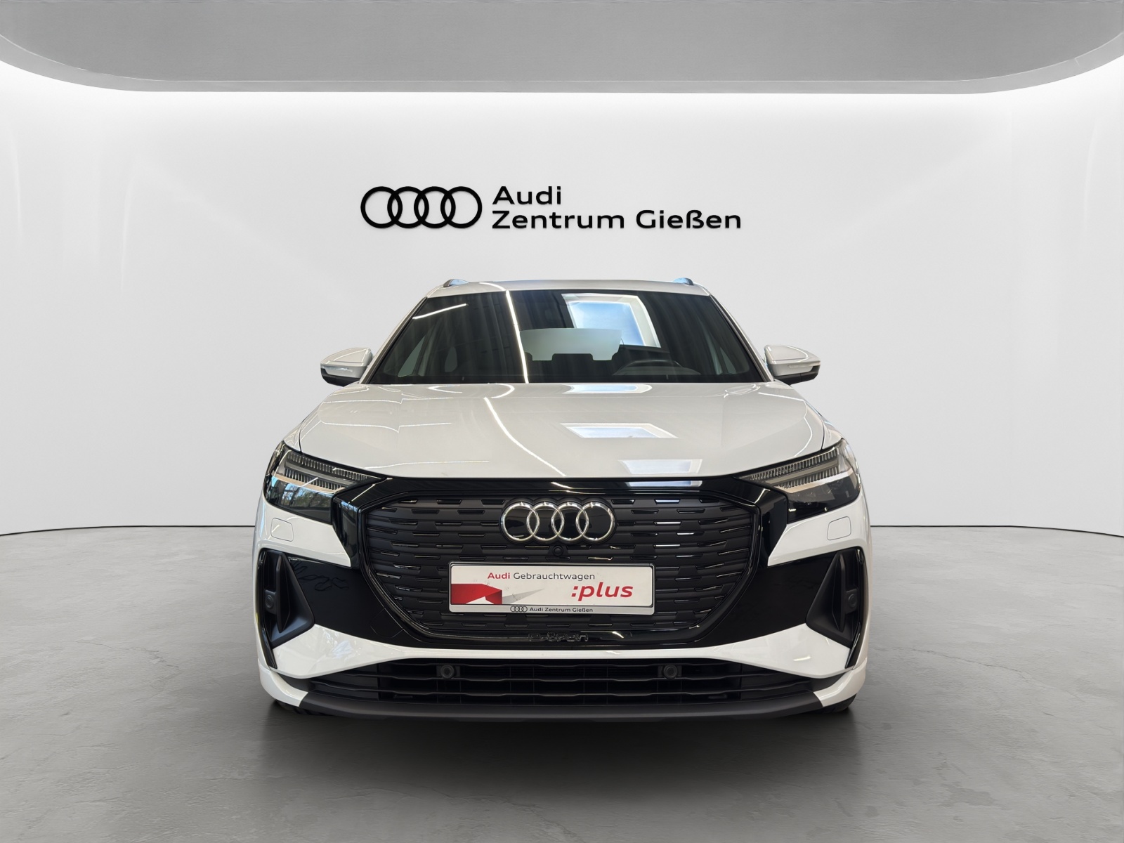 Q4 e-tron 40 S line Black Matrix-LED Assistenzpakete