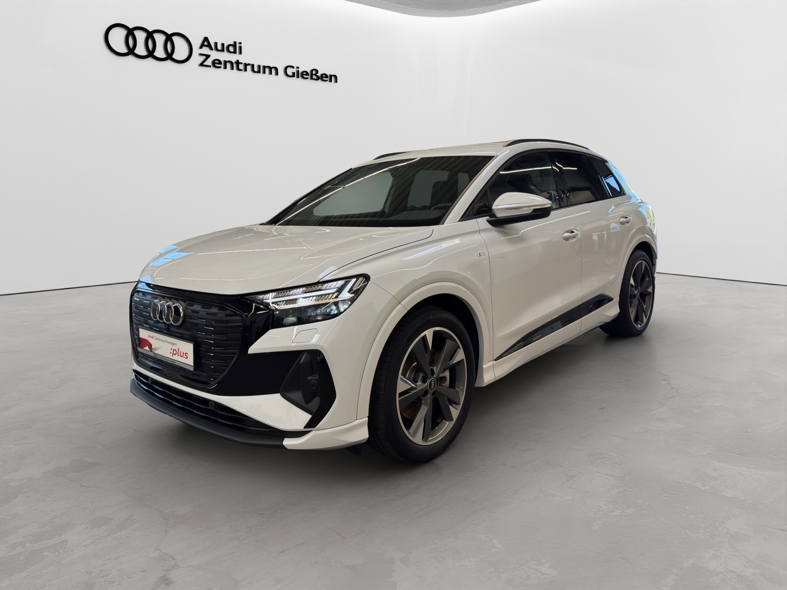 Q4 e-tron 40 S line Black Matrix-LED Assistenzpakete