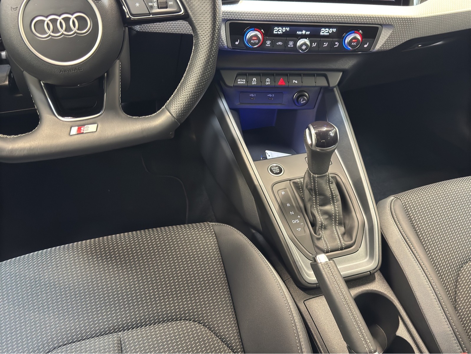 A1 Sportback 40 TFSI S line Black Navi LED