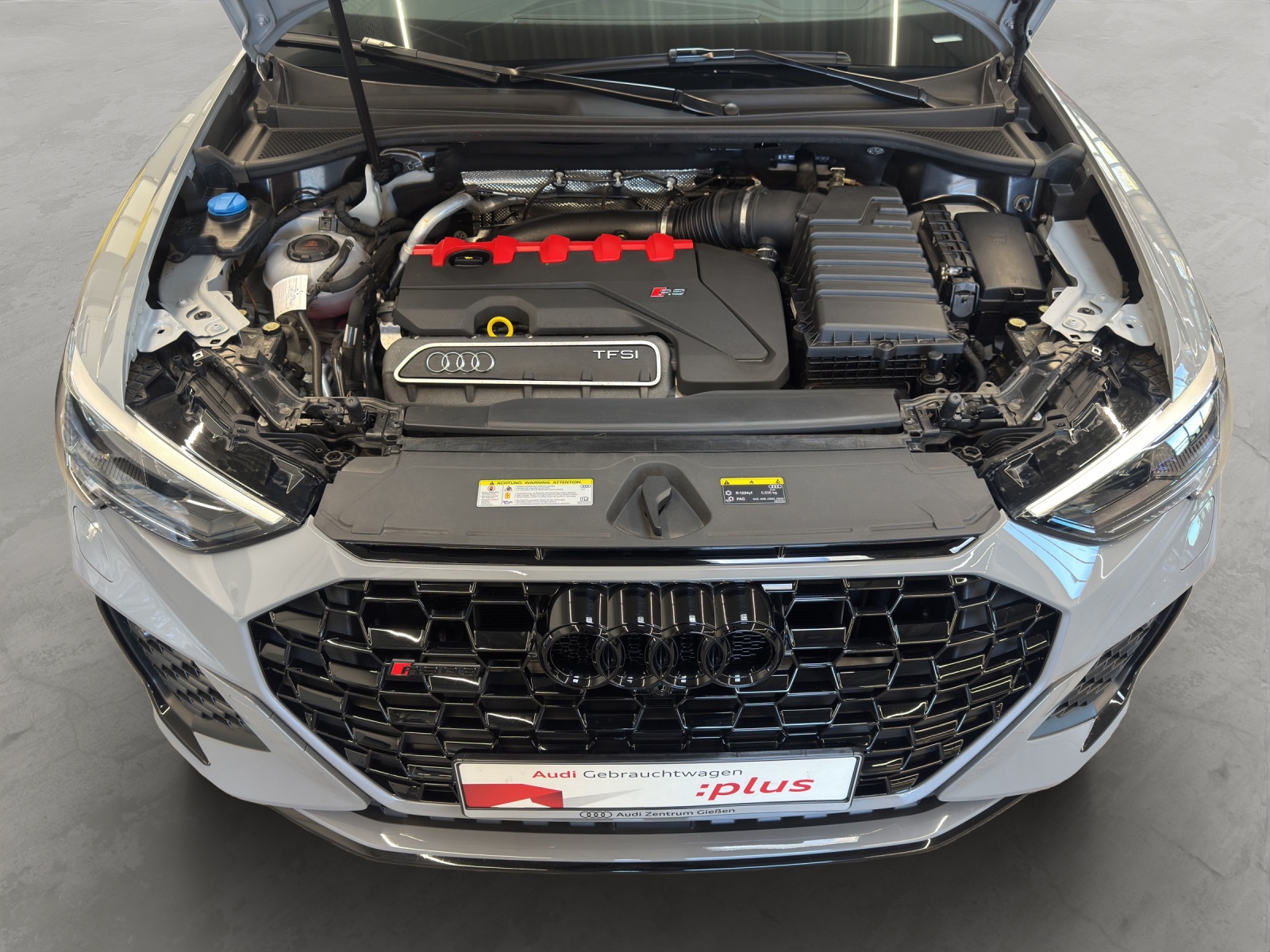 RS Q3 2.5 TFSI quattro Black AHK Matrix RS-Sportabgasanlage