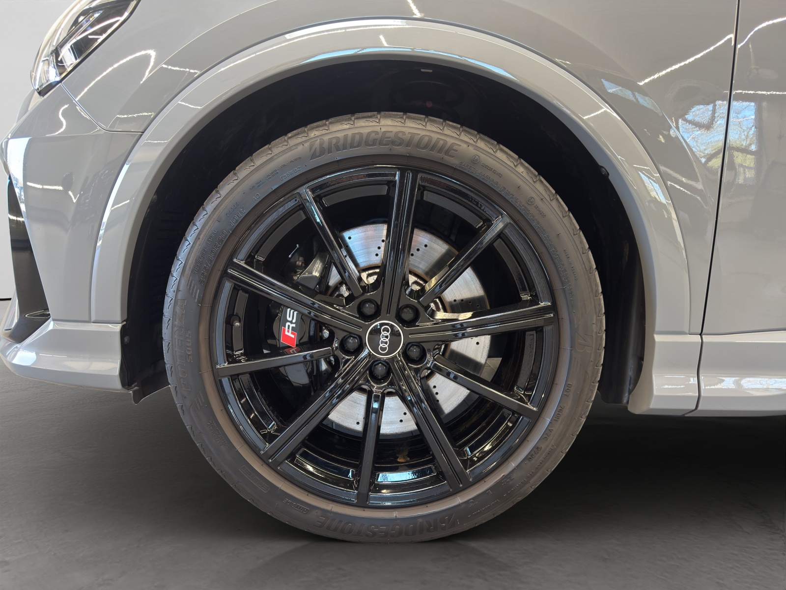 RS Q3 2.5 TFSI quattro Black AHK Matrix RS-Sportabgasanlage