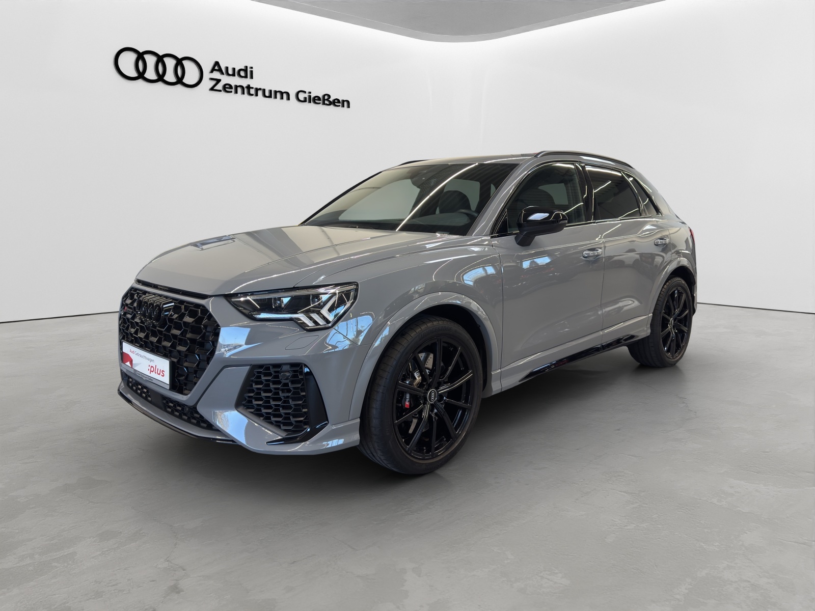 RS Q3 2.5 TFSI quattro Black AHK Matrix RS-Sportabgasanlage
