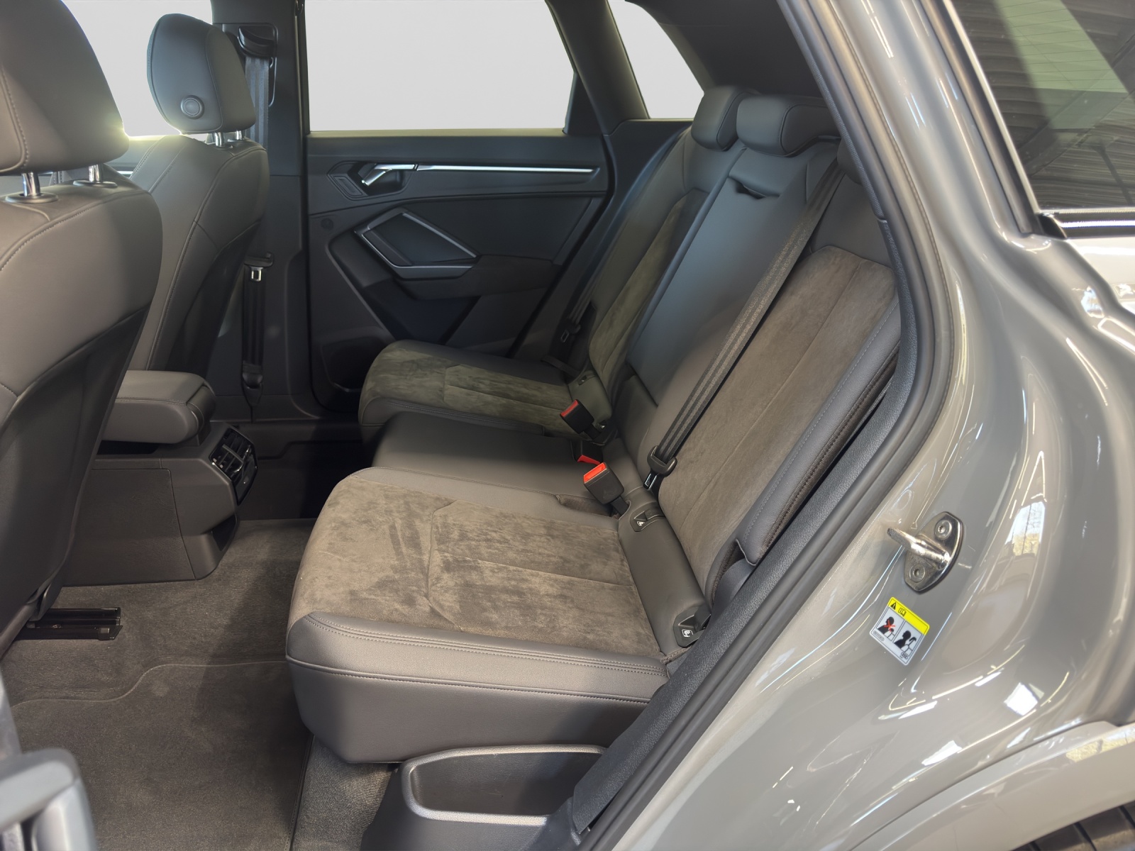 RS Q3 2.5 TFSI quattro Black AHK Matrix RS-Sportabgasanlage