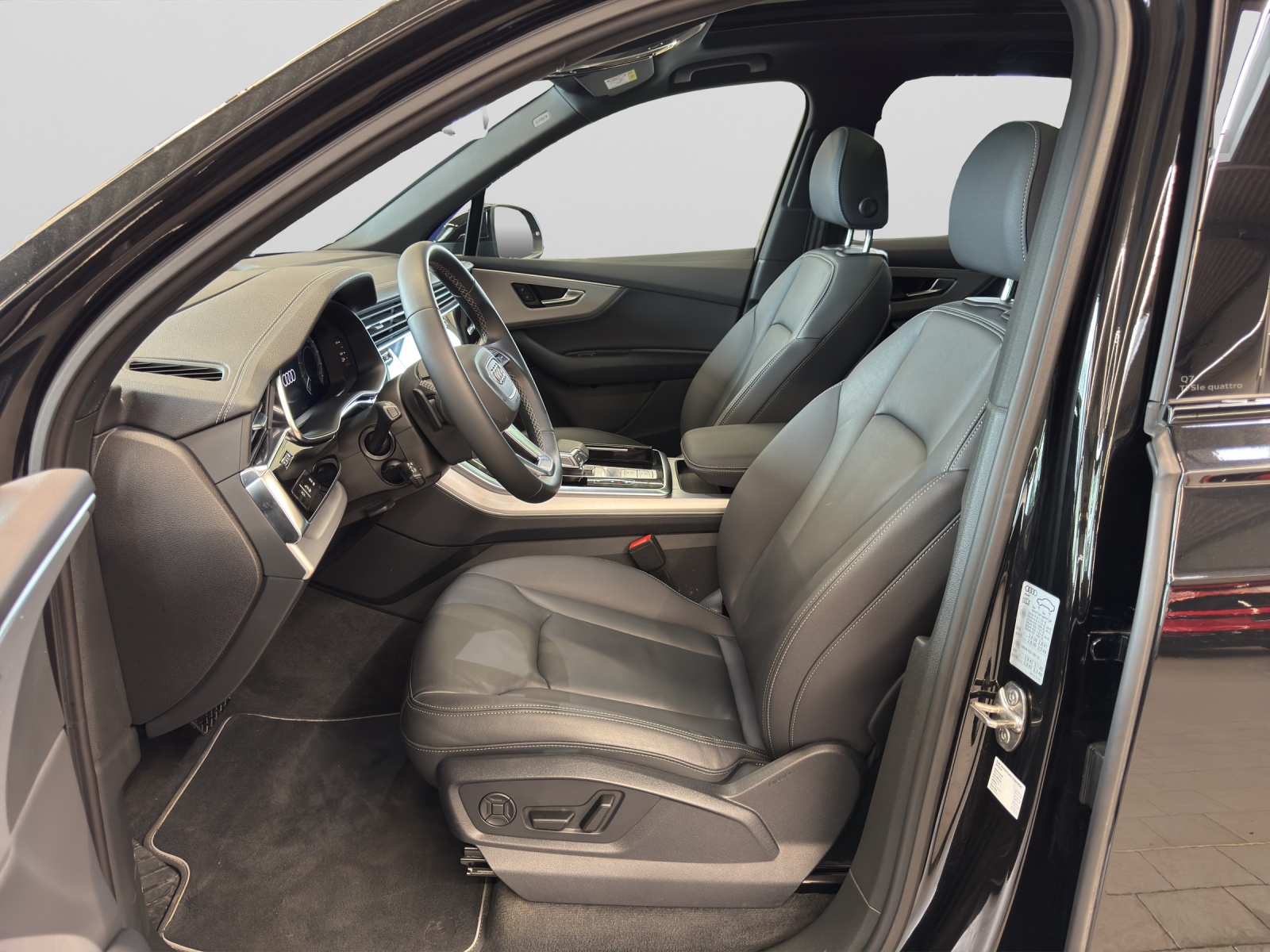 Q7 55 TFSI e quattro S line Black Pano AHK HuD