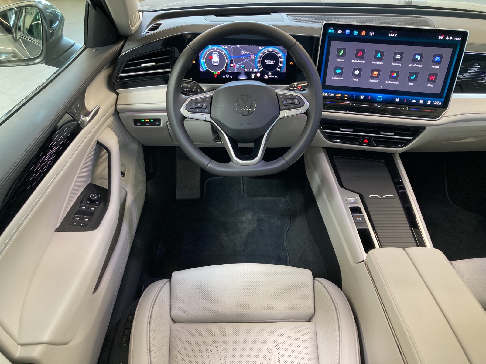Passat Variant TDI DSG Elegance Leder IQ-Light HeadUp Pano DCCpro