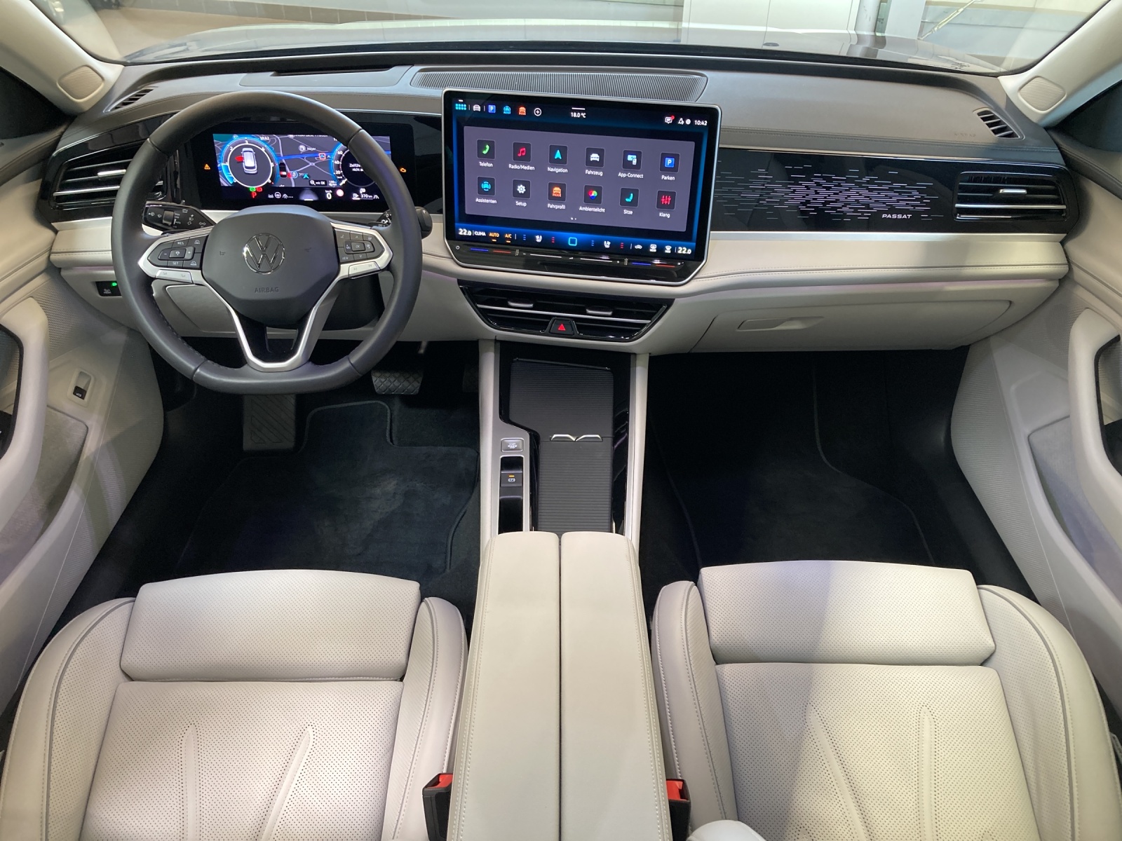 Passat Variant TDI DSG Elegance Leder IQ-Light HeadUp Pano DCCpro