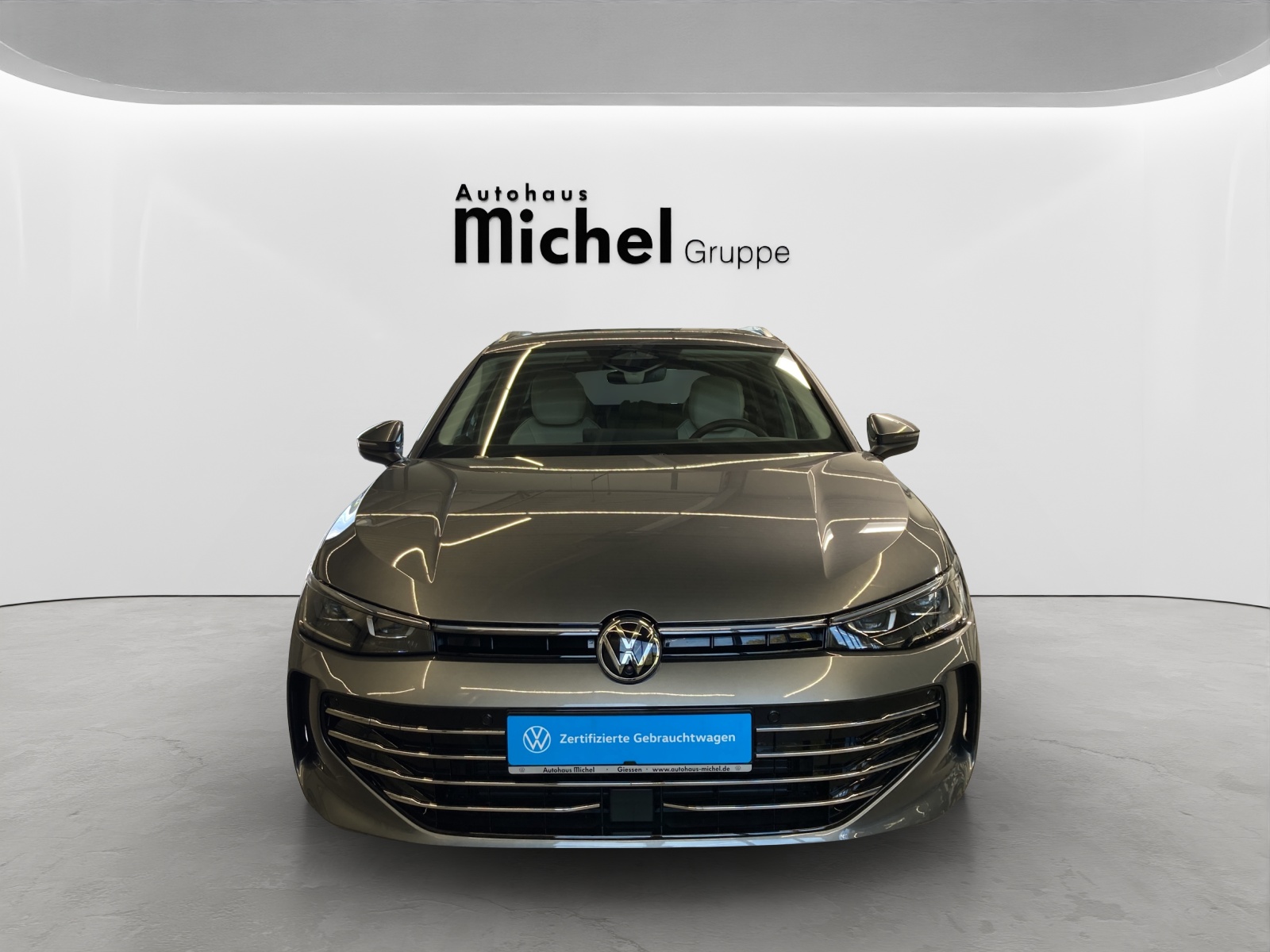 Passat Variant TDI DSG Elegance Leder IQ-Light HeadUp Pano DCCpro