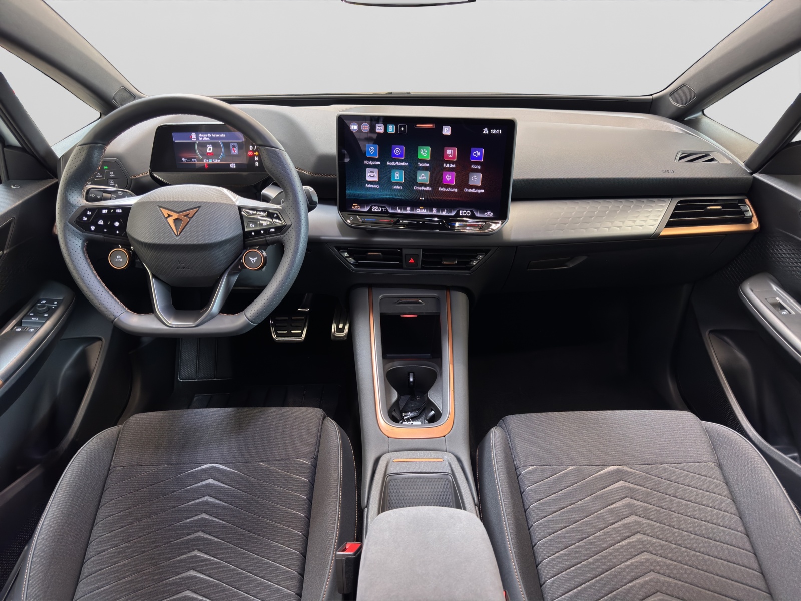 Born e-Boost 170kW (77kWh) HuD Tech-Paket M Navi ACC