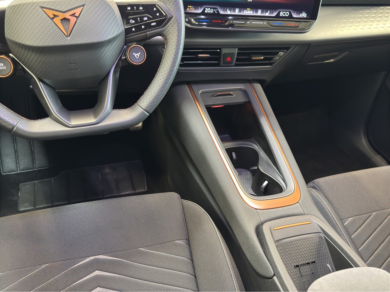 Born e-Boost 170kW (77kWh) HuD Tech-Paket M ACC Navi