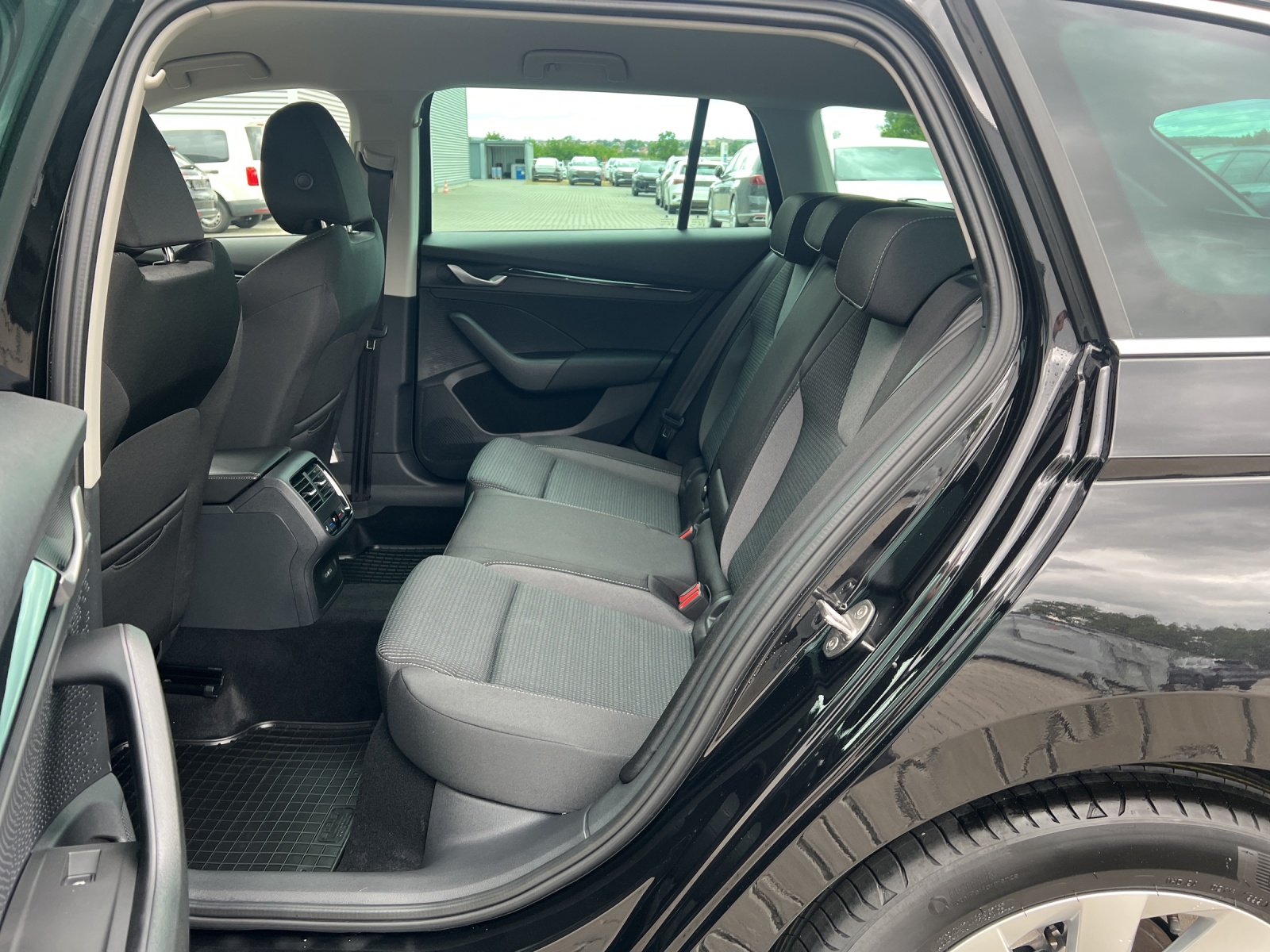Octavia Combi eTSI DSG Selection 345,-mtl.ohne Anzahlung