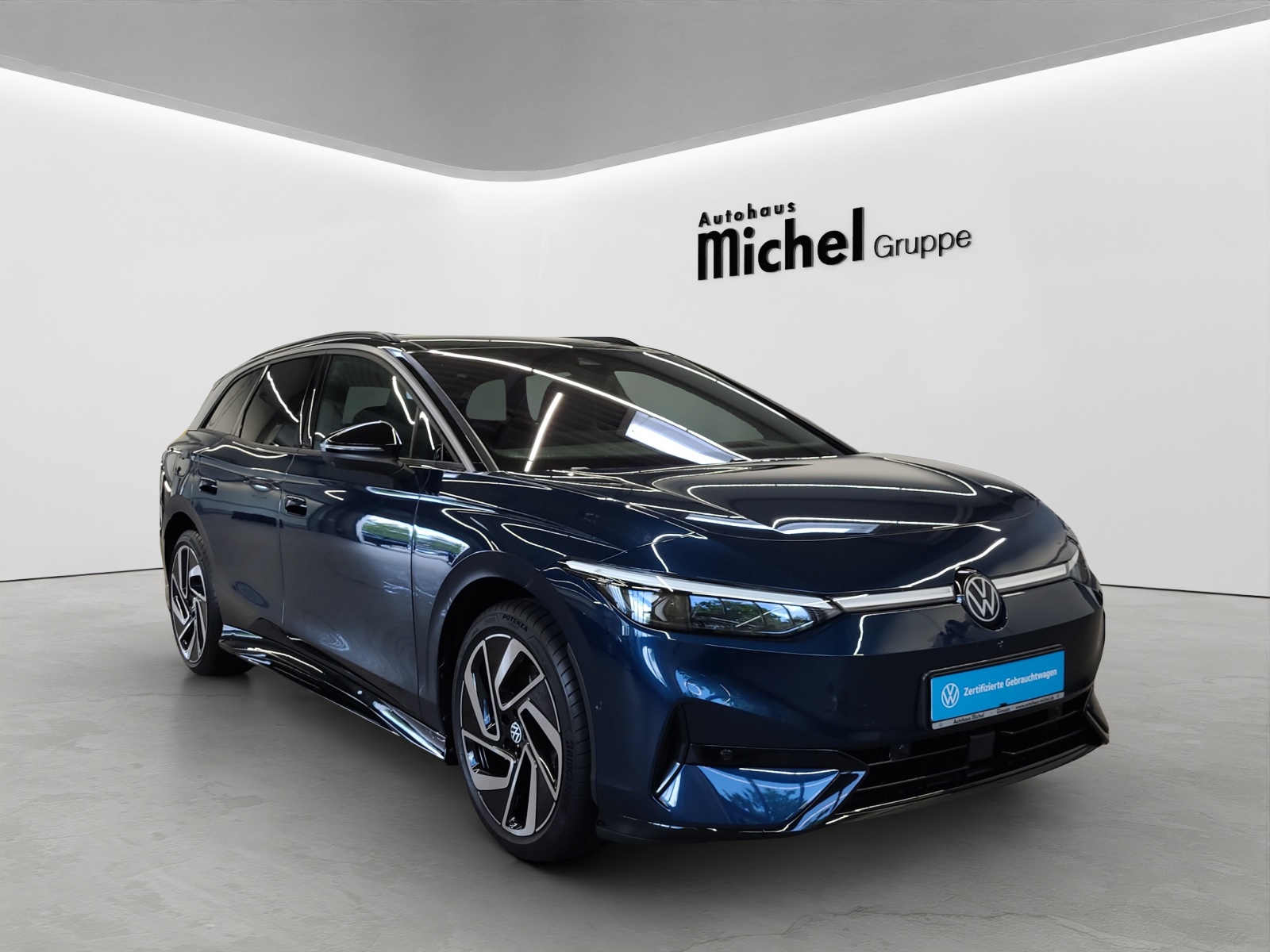 ID.7 Tourer Pro 210kW/77kWh IQ-Light Ergositz DCC AHK Navi