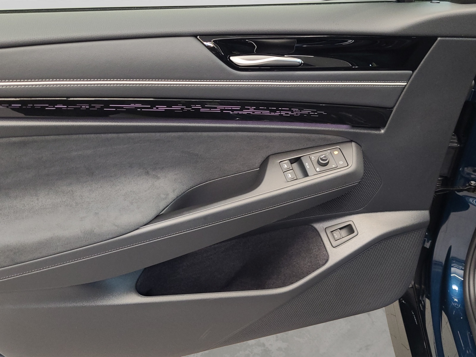 ID.7 Tourer Pro 210kW/77kWh IQ-Light Ergositz DCC AHK Navi
