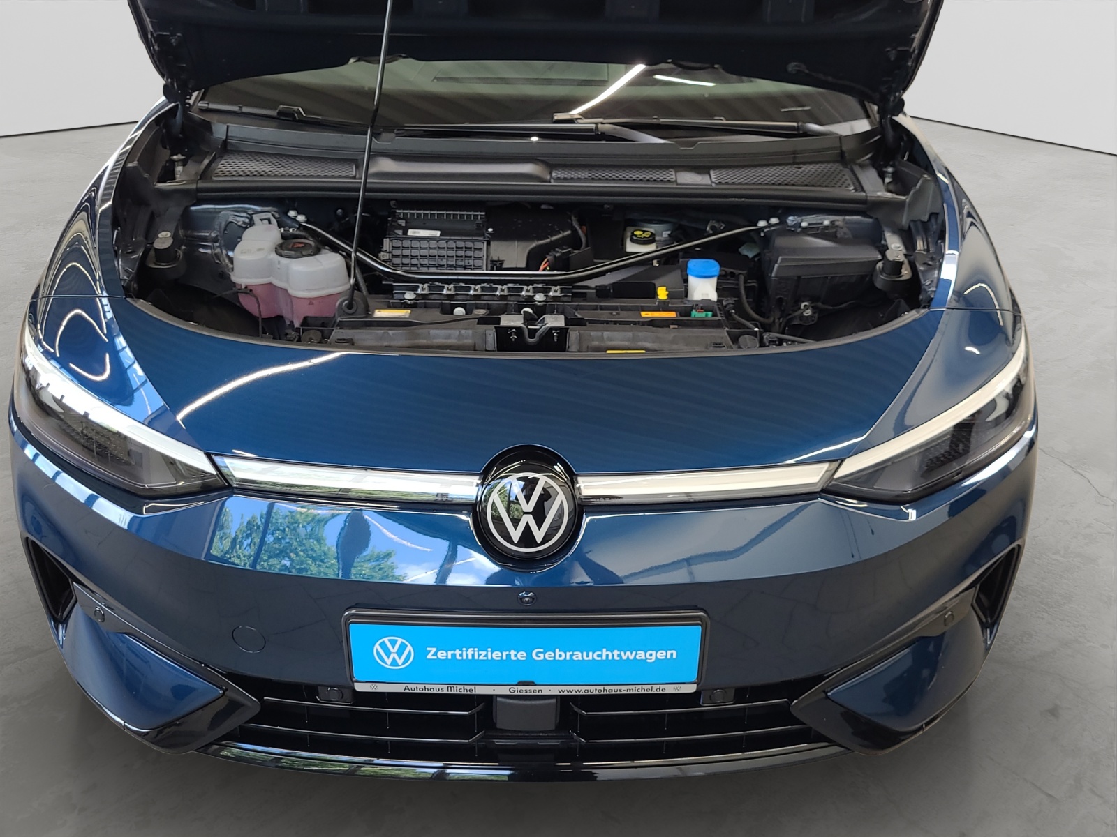 ID.7 Tourer Pro 210kW/77kWh IQ-Light Ergositz DCC AHK Navi