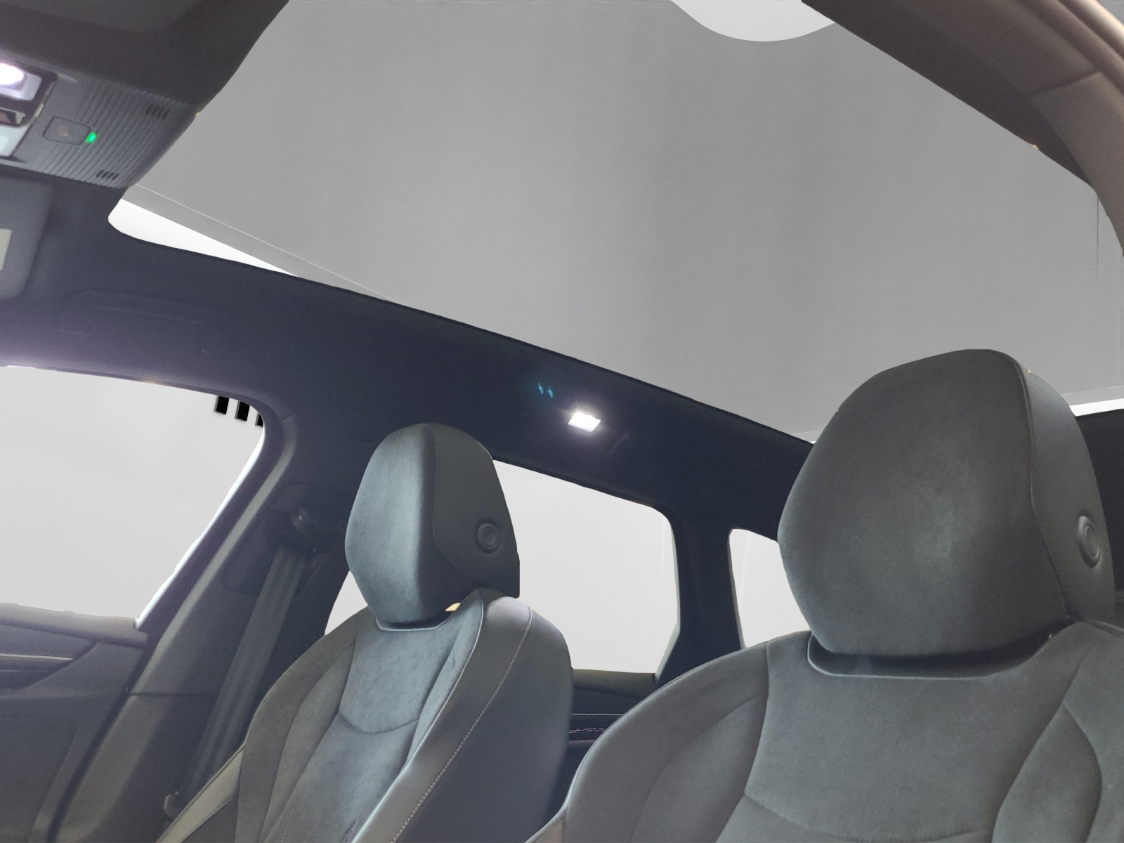 ID.7 Tourer Pro 210kW/77kWh IQ-Light Ergositz DCC AHK Navi