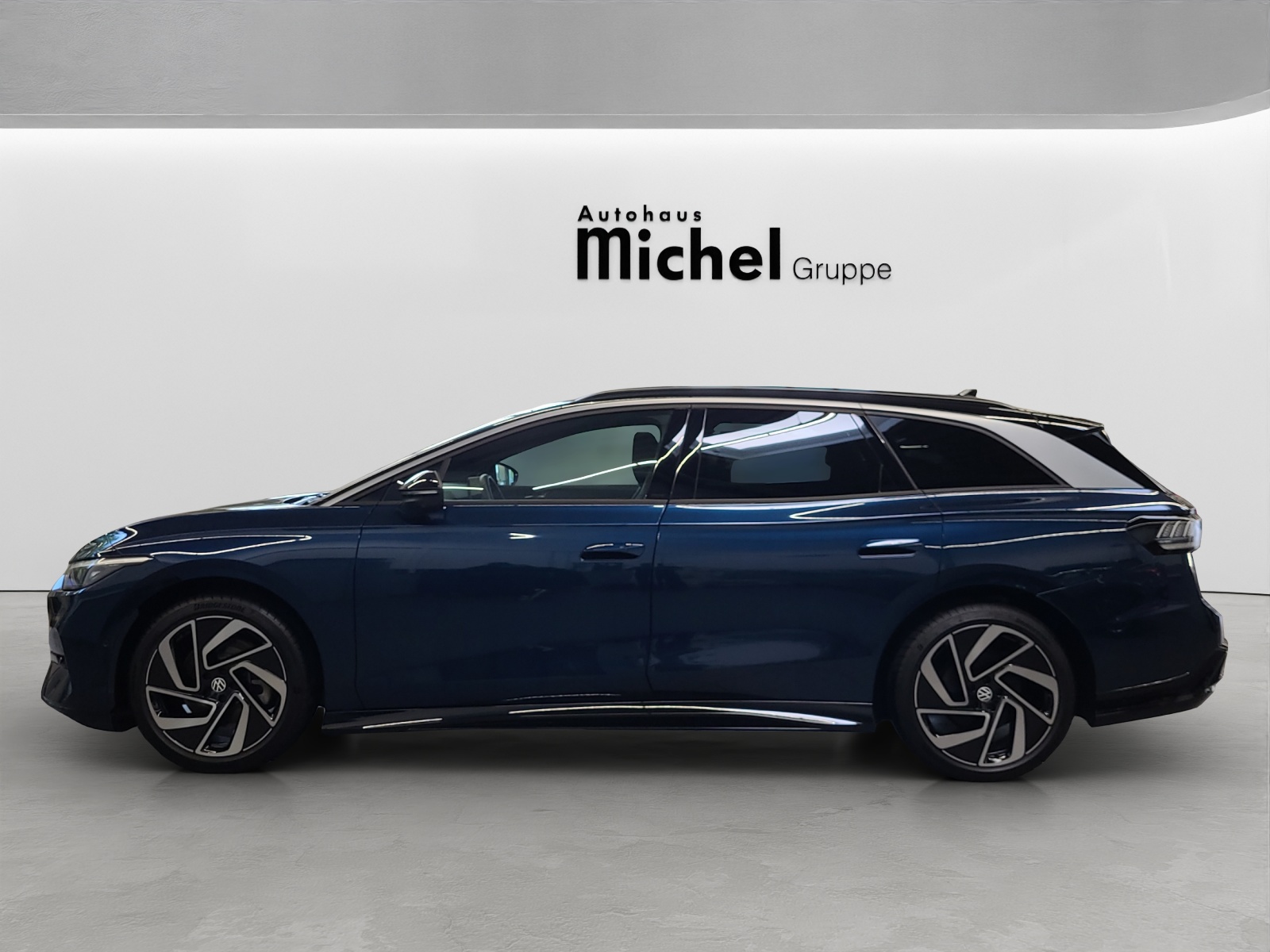 ID.7 Tourer Pro 210kW/77kWh IQ-Light Ergositz DCC AHK Navi