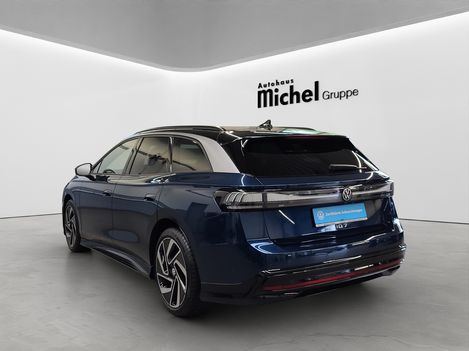 ID.7 Tourer Pro 210kW/77kWh IQ-Light Ergositz DCC AHK Navi