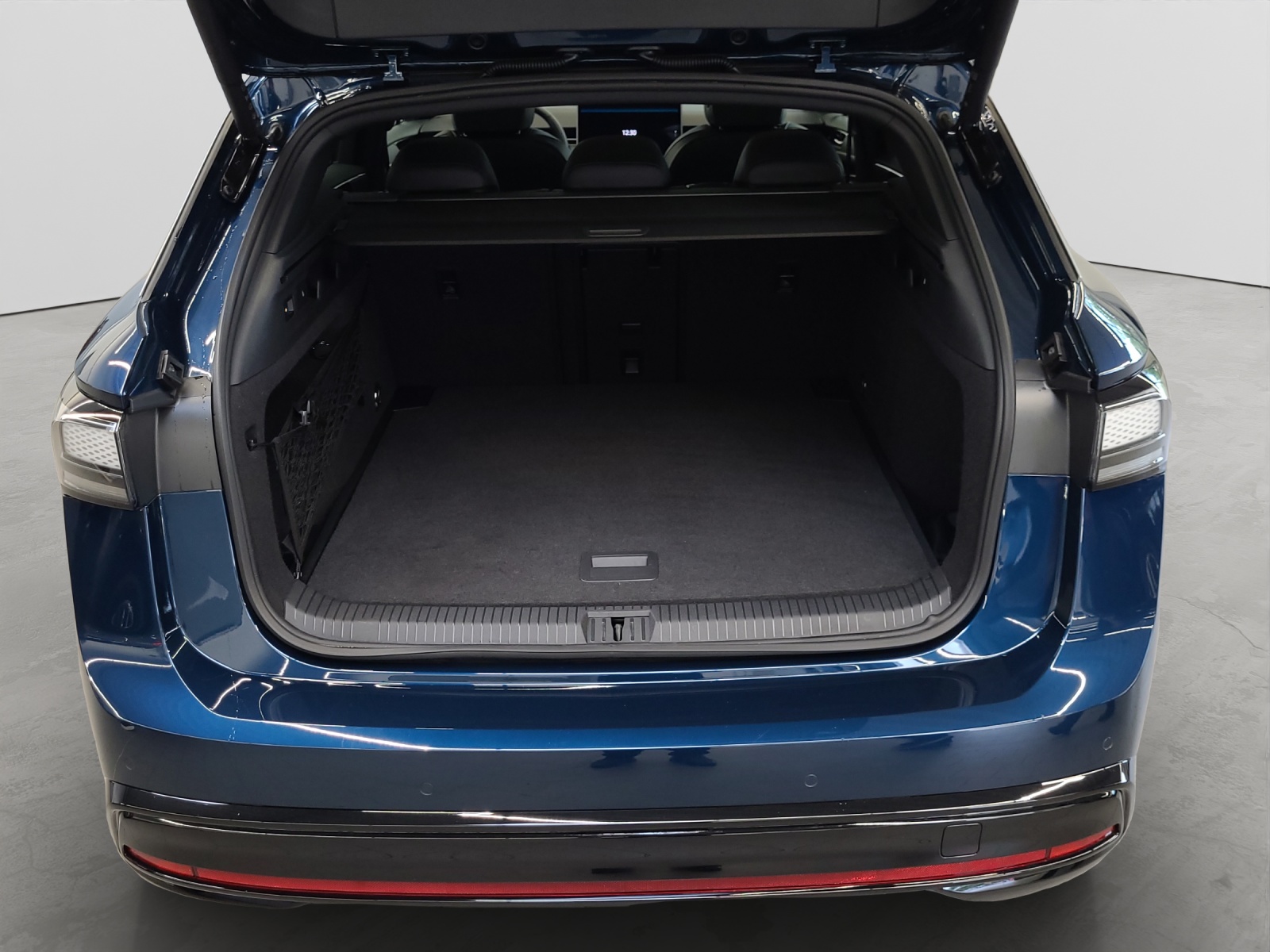 ID.7 Tourer Pro 210kW/77kWh IQ-Light Ergositz DCC AHK Navi