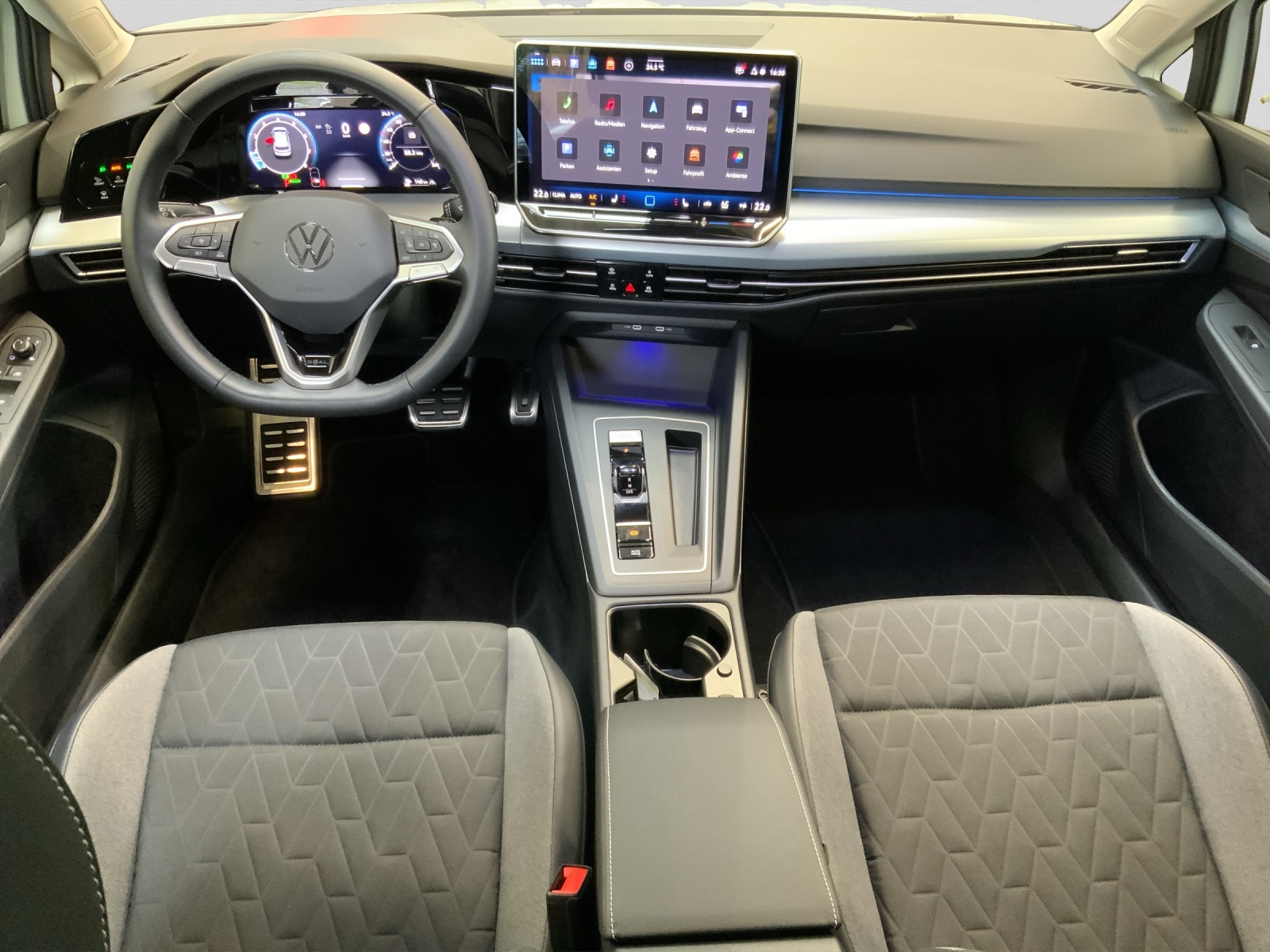 Golf 8 eTSI DSG Goal LED-Plus Navi Kamera ACC