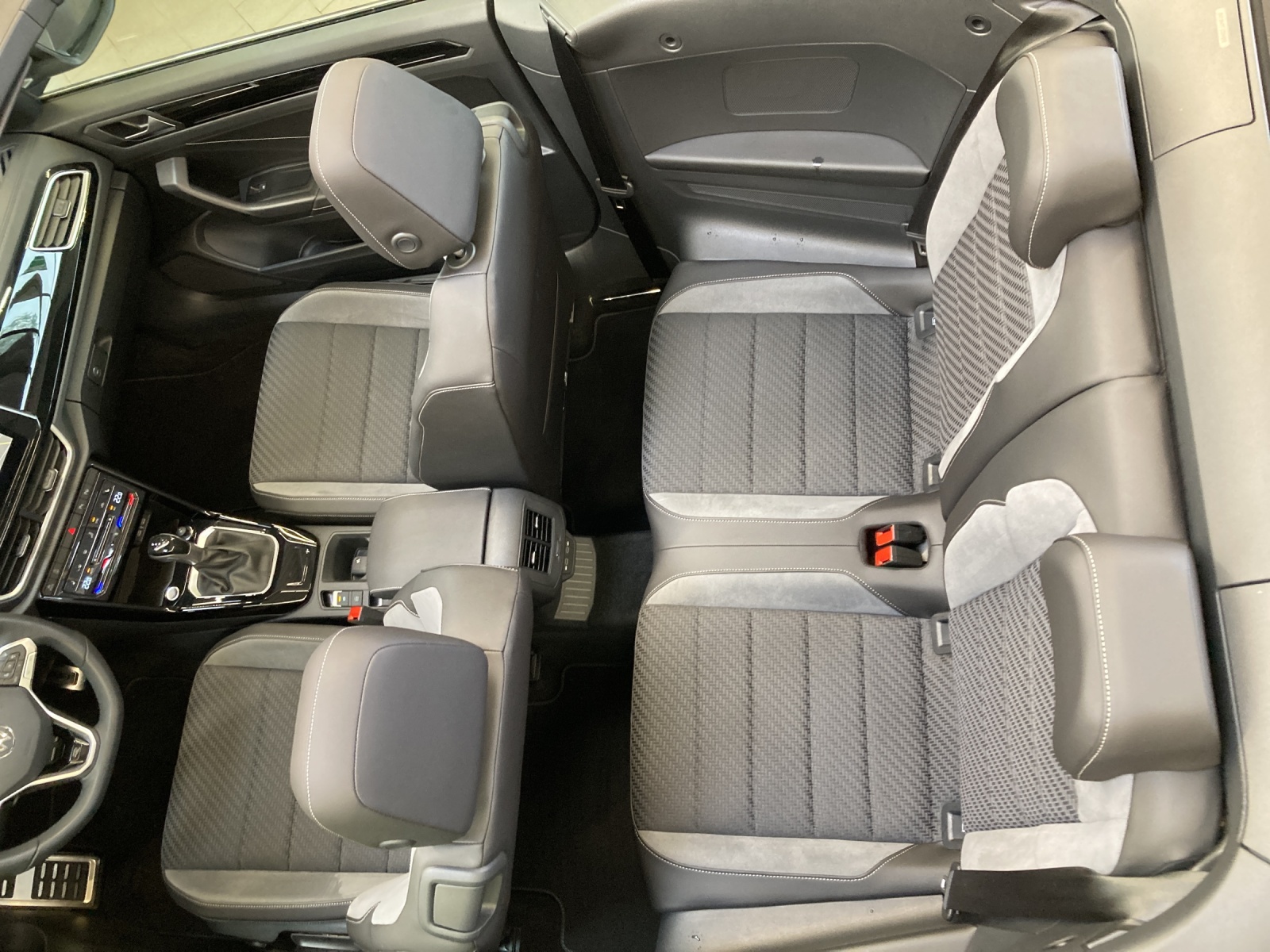 T-Roc Cabrio TSI DSG R-Line IQ-Light Standh. AHK Kamera