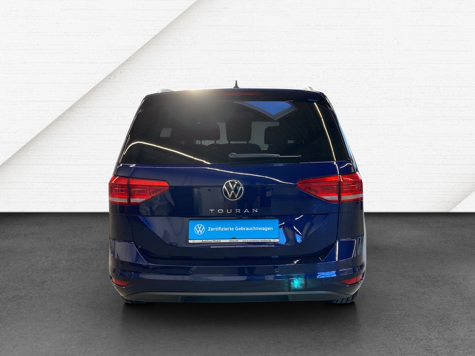 Touran TSI DSG Active 7-Si. ACC Kamera Navi AHK