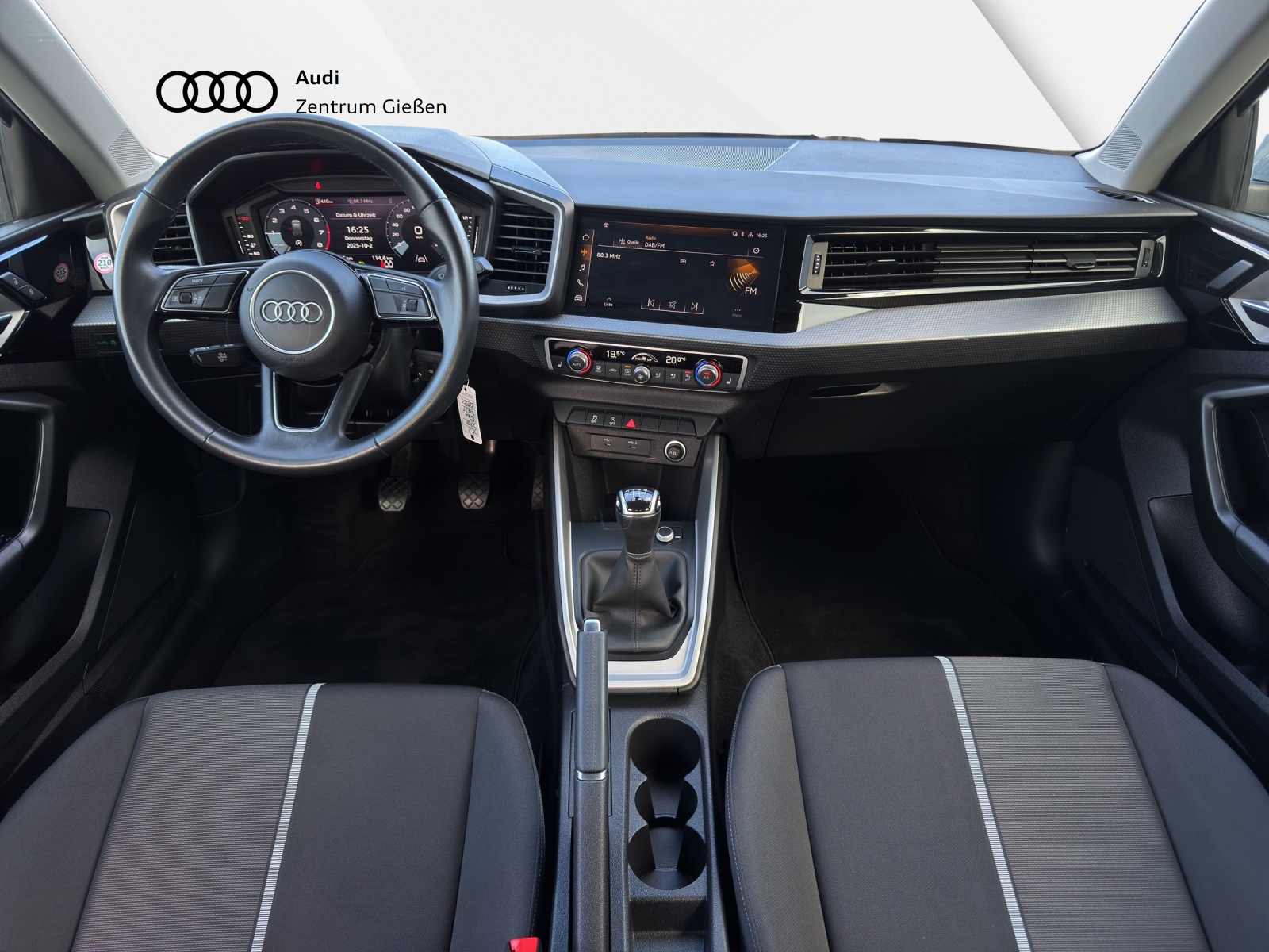 A1 Sportback 25 TFSI advanced smartphone interface Einparkhilfe