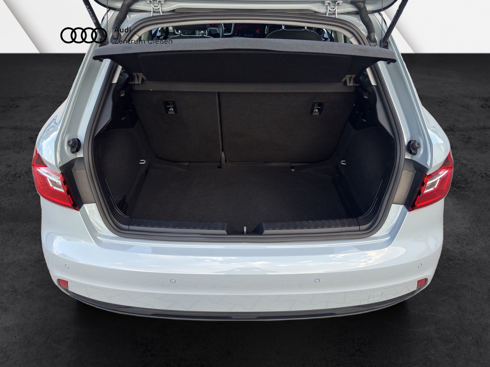 A1 Sportback 25 TFSI advanced smartphone interface Einparkhilfe