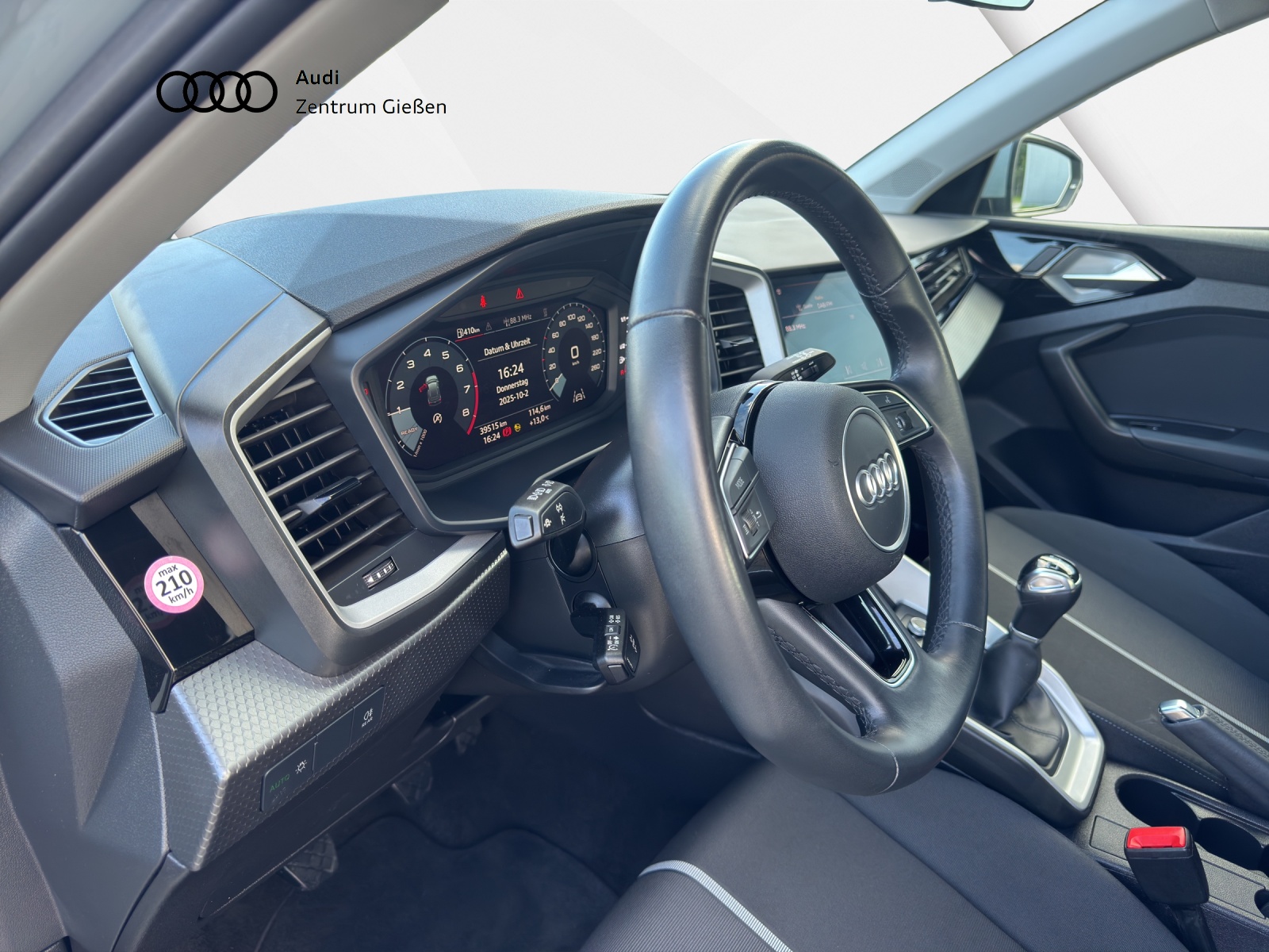 A1 Sportback 25 TFSI advanced smartphone interface Einparkhilfe