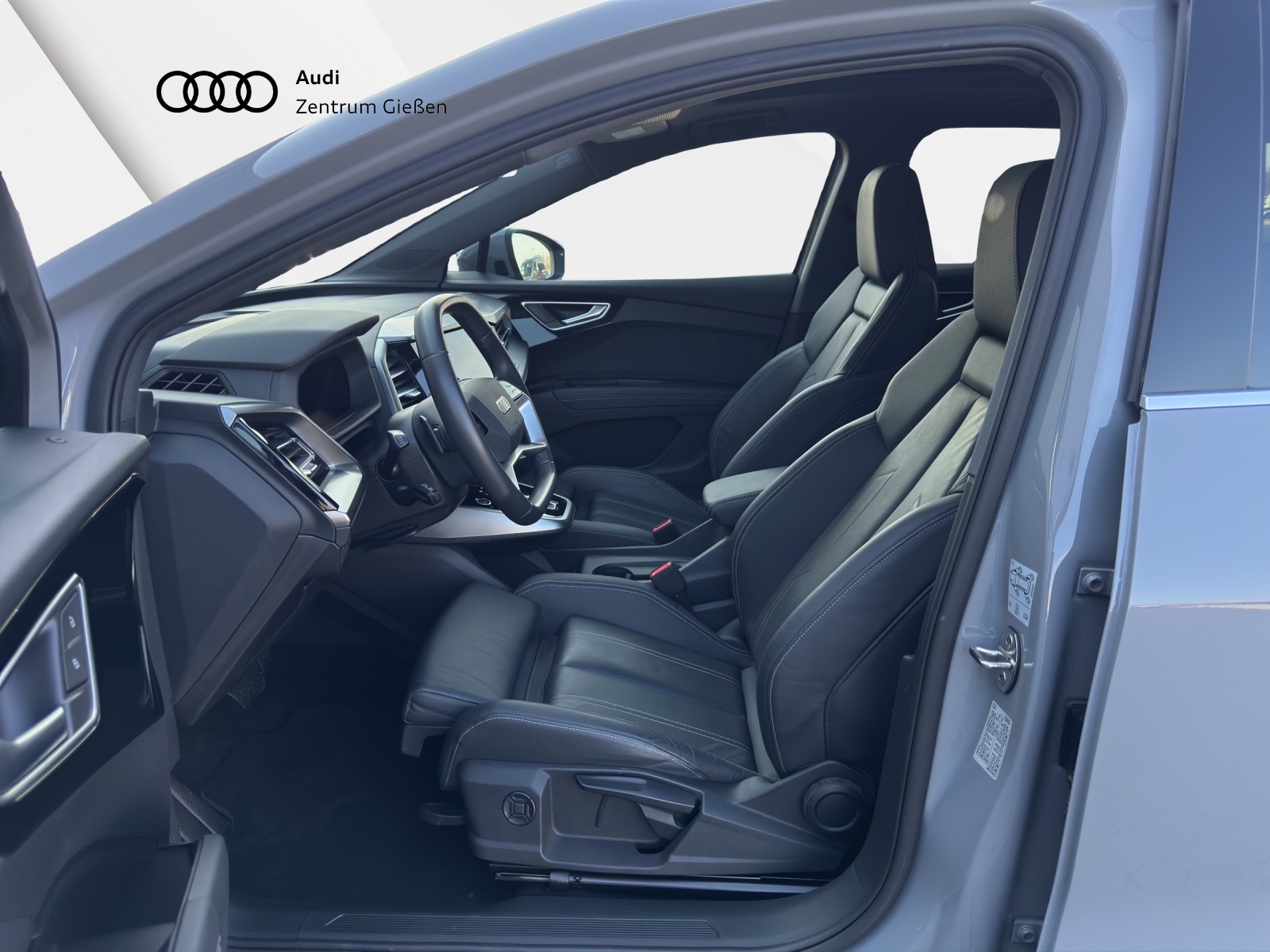 Q4 50 e-tron quattro AHK HuD Pano Matrix-LED Assistenzpaket