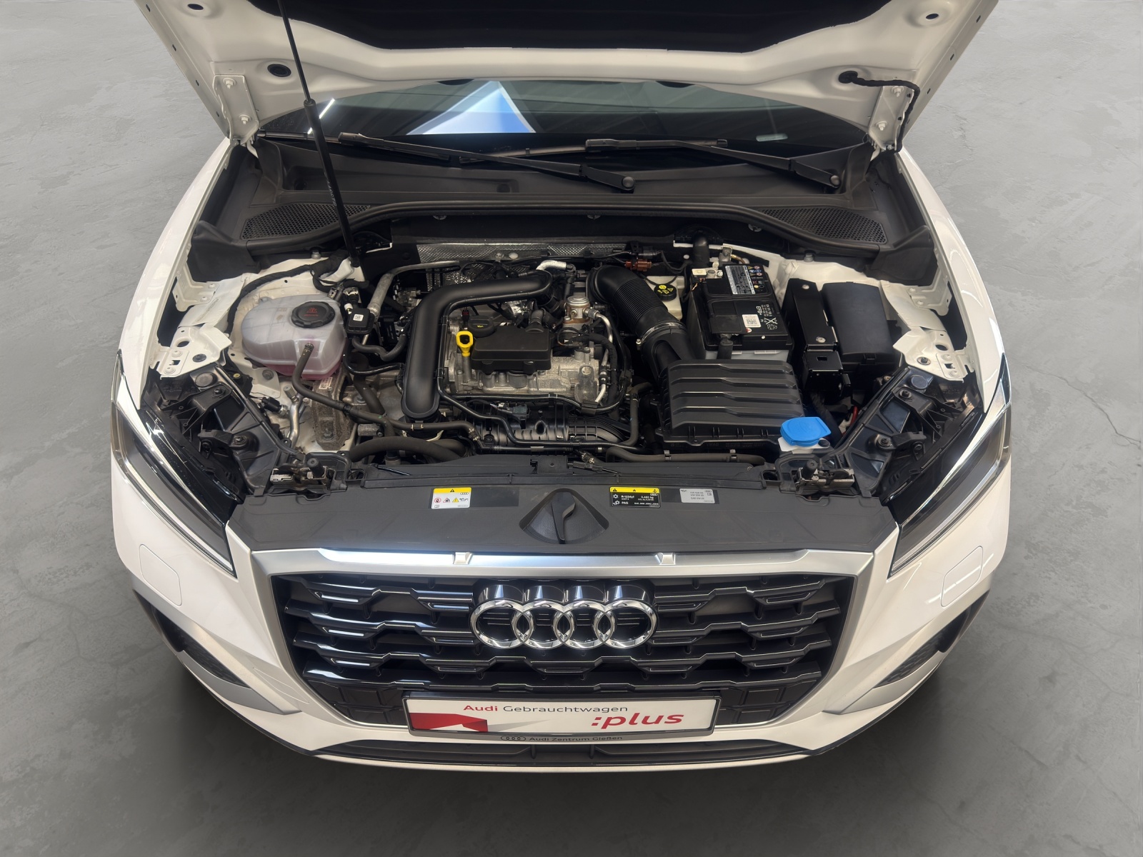 Q2 30 TFSI advanced LED Infotainment-Paket